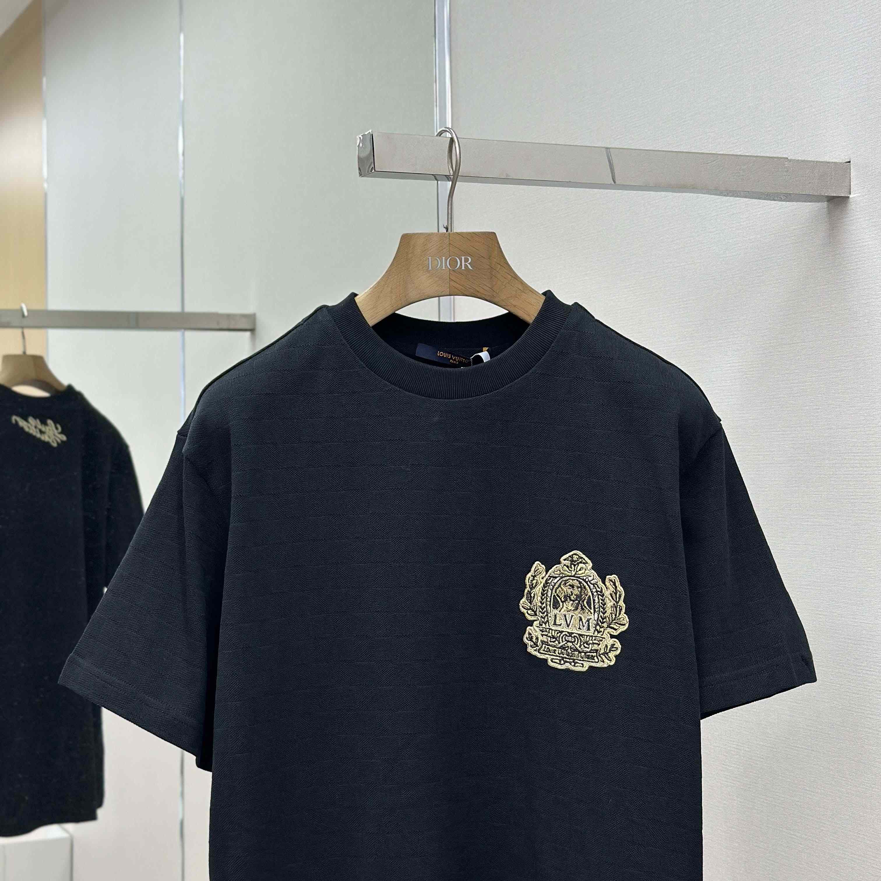 Louis Vuitton Signature Patch Cotton T-Shirt   1AGJZF - EUR FASHION
