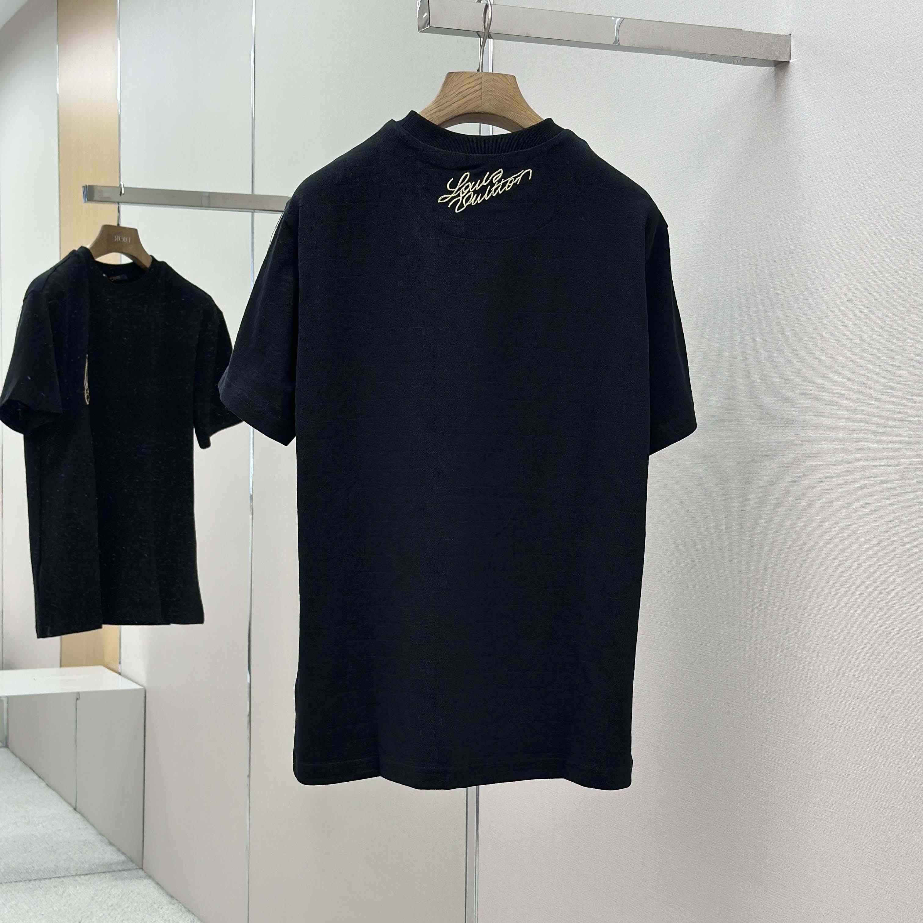 Louis Vuitton Signature Patch Cotton T-Shirt   1AGJZF - EUR FASHION