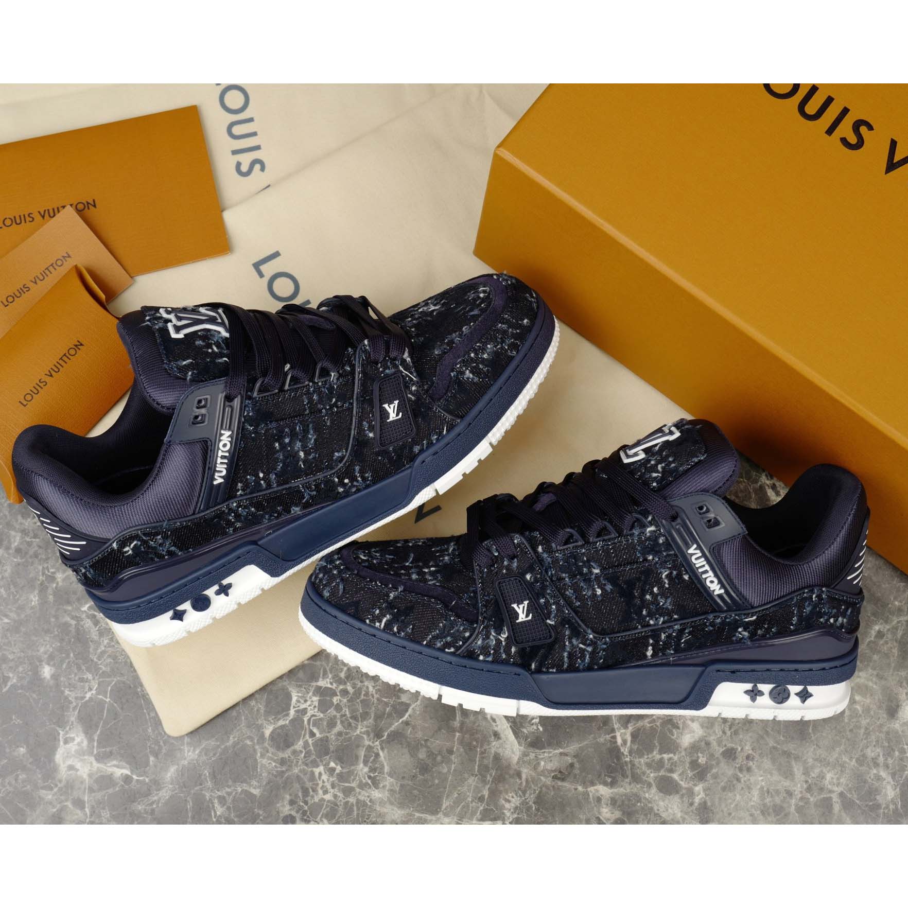 Louis Vuitton LV Trainer Sneaker   1AHWTF - EUR FASHION
