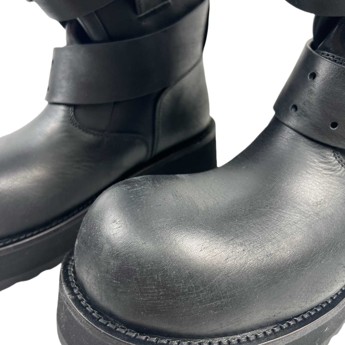 Balenciaga Venom High Boot In Black Calfskin - EUR FASHION
