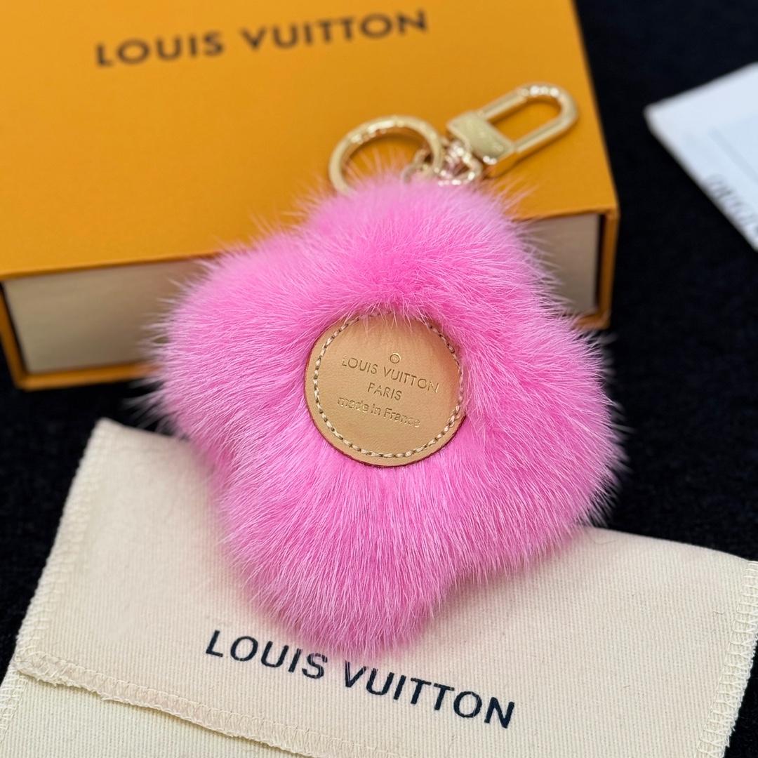 Louis Vuitton Vivienne Fur Key Holder   M01447 - EUR FASHION
