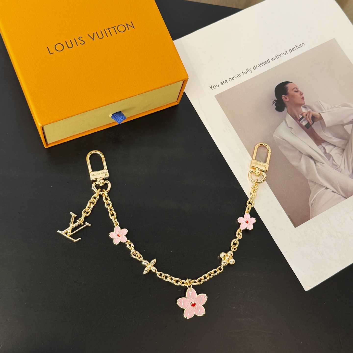 Louis Vuitton LV x TM Cherry Blossom Bag Chain   M02540 - EUR FASHION