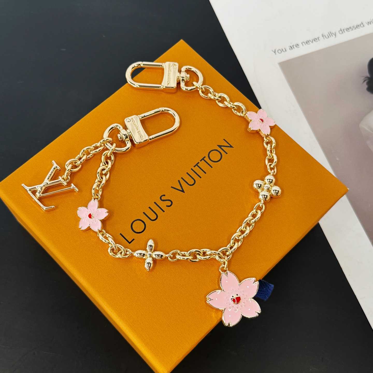 Louis Vuitton LV x TM Cherry Blossom Bag Chain   M02540 - EUR FASHION