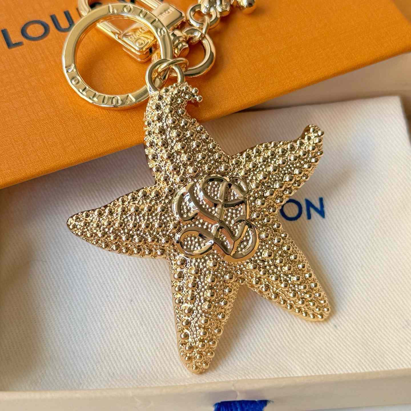 Louis Vuitton LV Starfish Key Holder and Bag Charm   M02622 - EUR FASHION