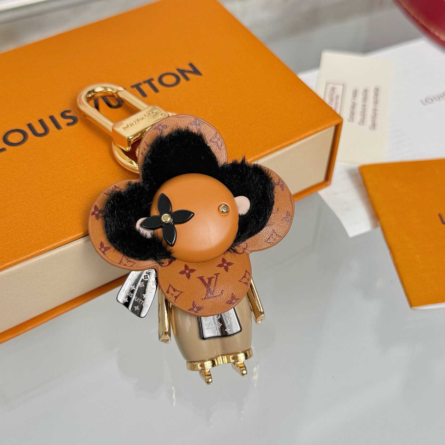  - EUR FASHION