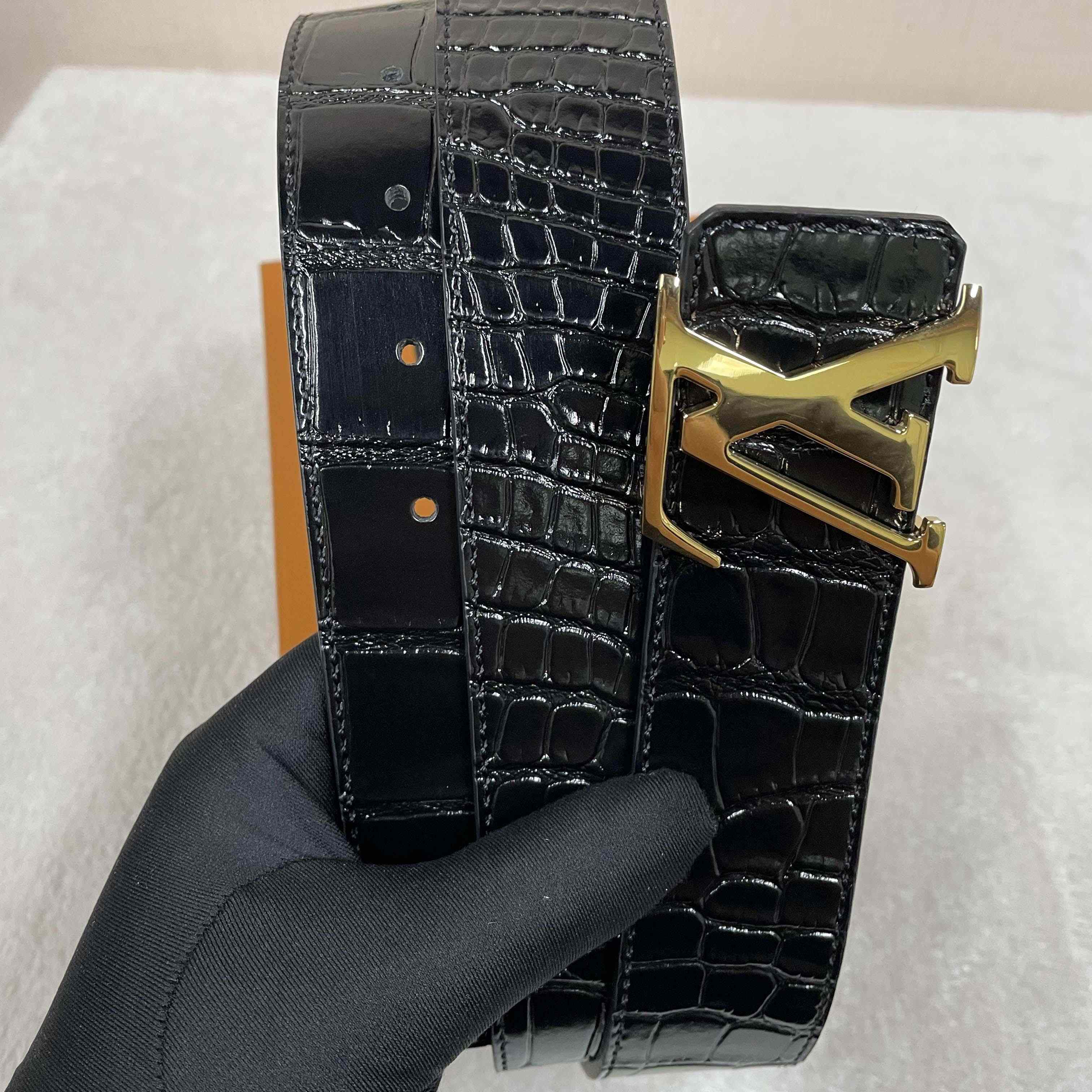 Louis Vuitton LV Initiales 40mm Reversible Belt  M8502U - EUR FASHION