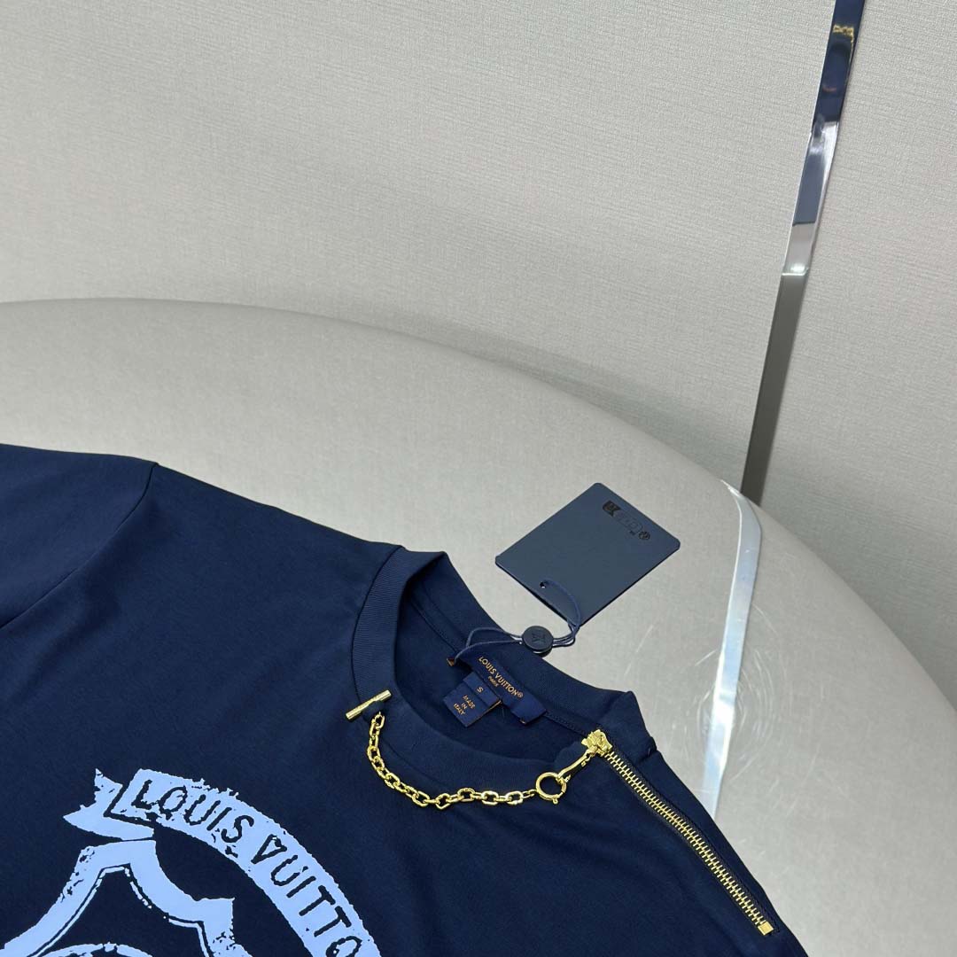 Louis Vuitton Signature Zipper Detail T-Shirt   1AI469 - EUR FASHION