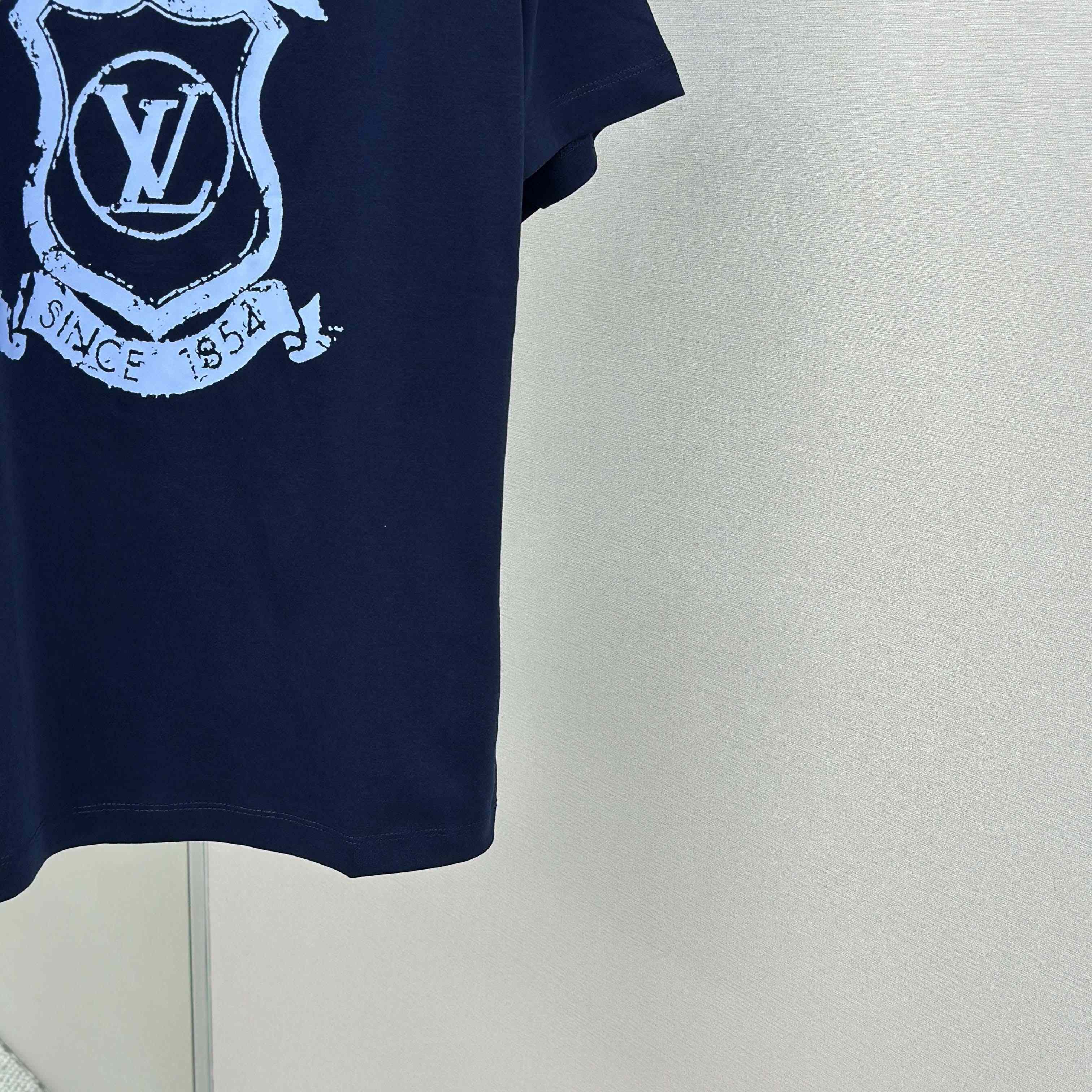 Louis Vuitton Signature Zipper Detail T-Shirt   1AI469 - EUR FASHION