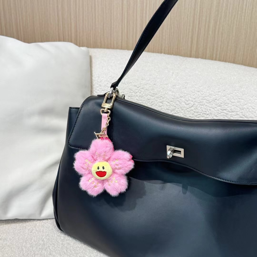 Louis Vuitton LV x TM Cherry Blossom Bag Charm   M02485 - EUR FASHION