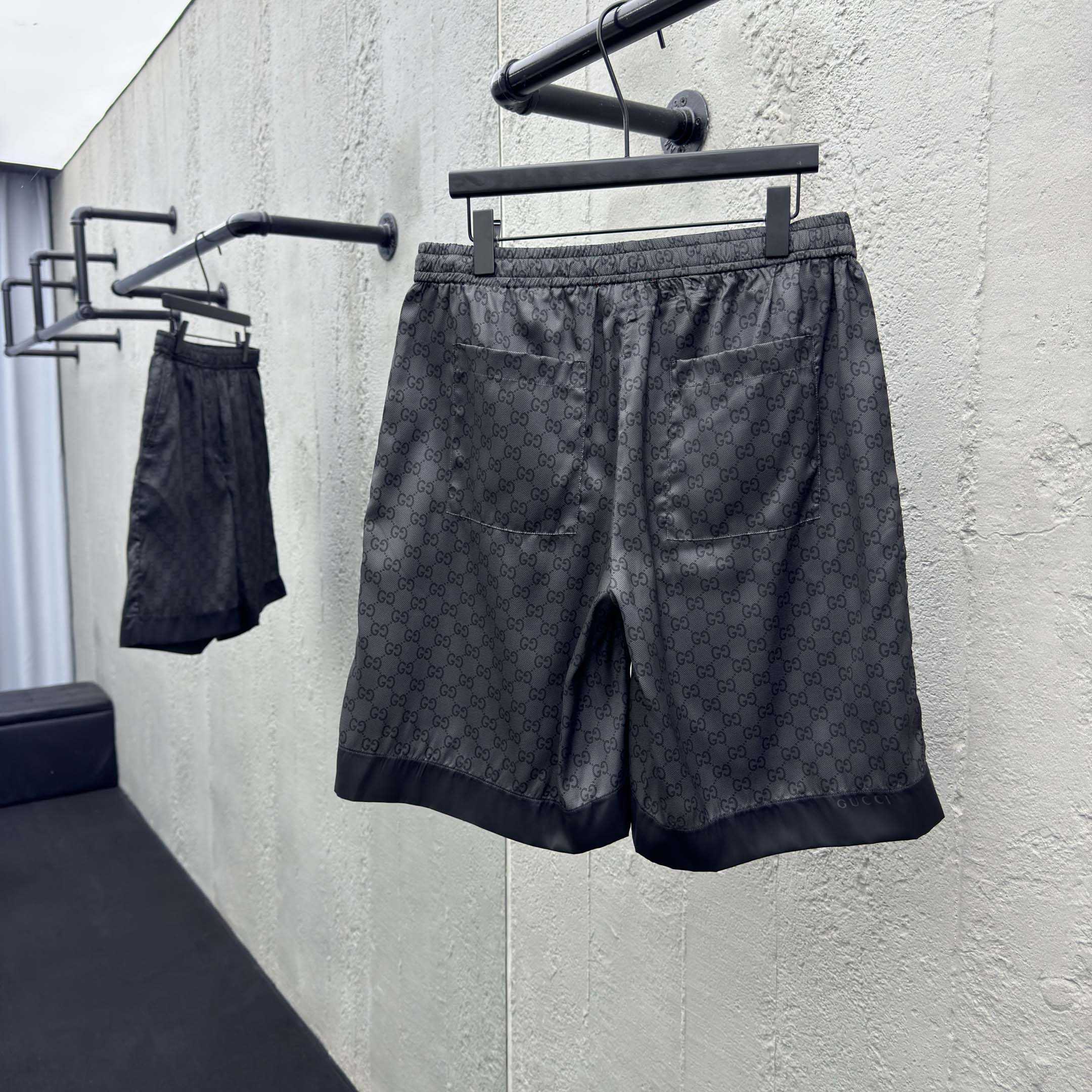 Gucci Printed Silk Twill Shorts - EUR FASHION