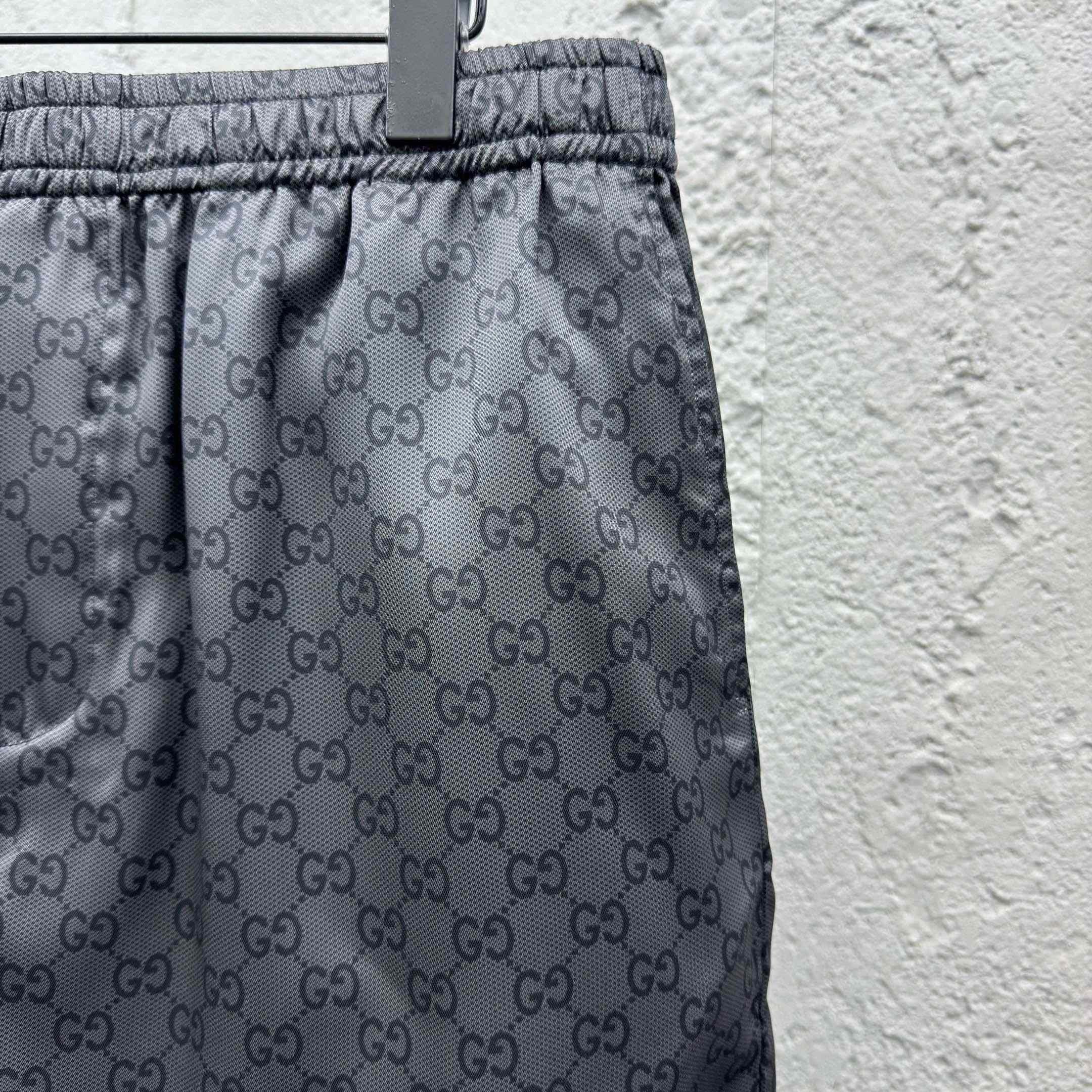 Gucci Printed Silk Twill Shorts - EUR FASHION