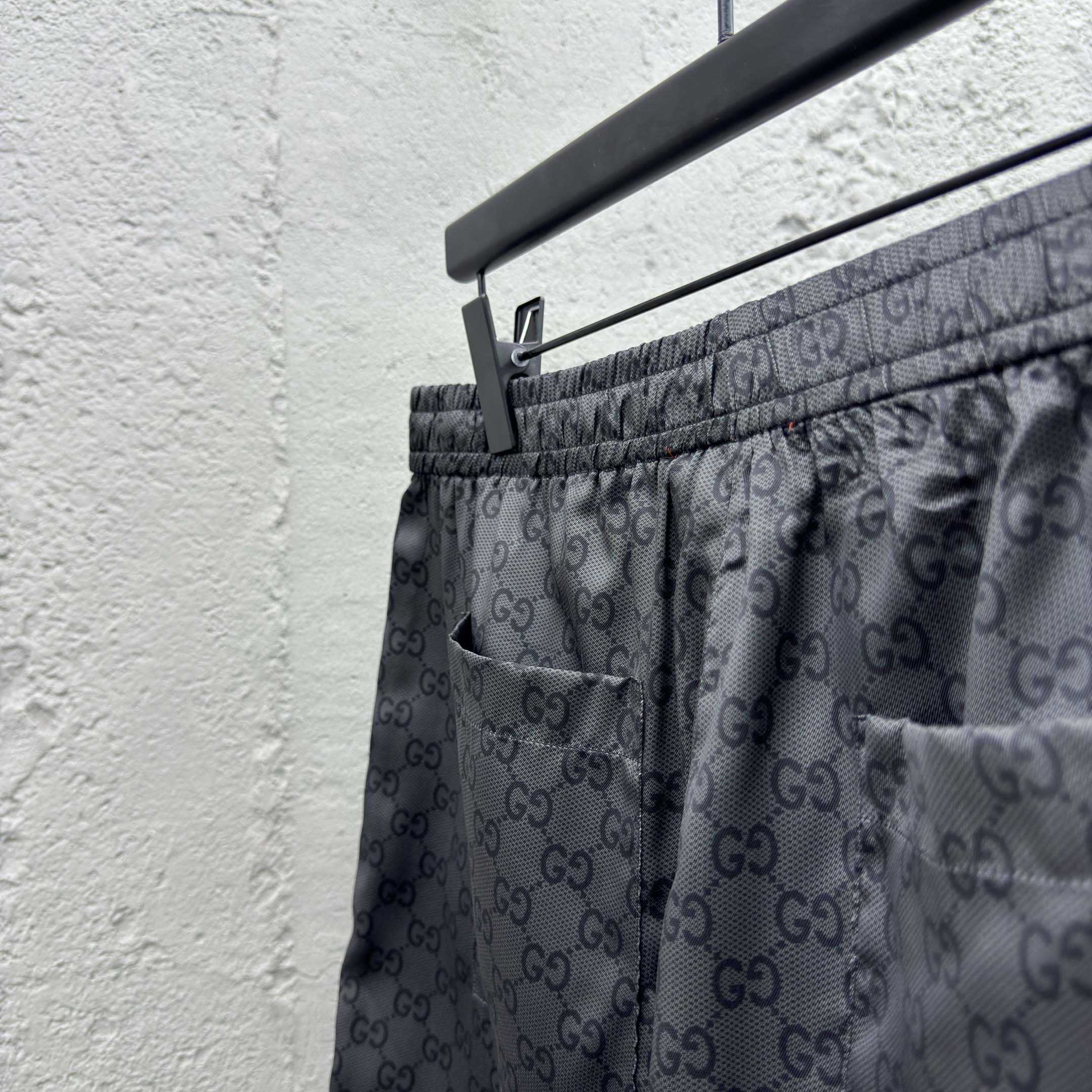 Gucci Printed Silk Twill Shorts - EUR FASHION
