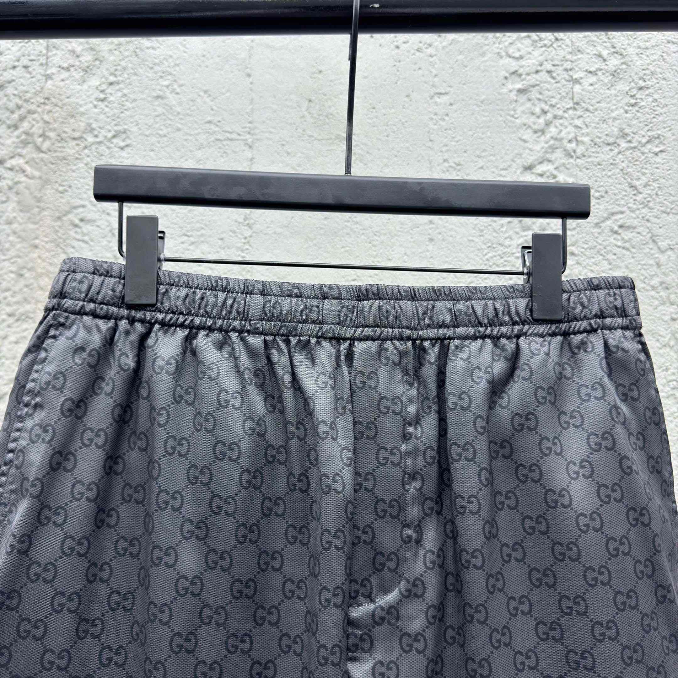 Gucci Printed Silk Twill Shorts - EUR FASHION