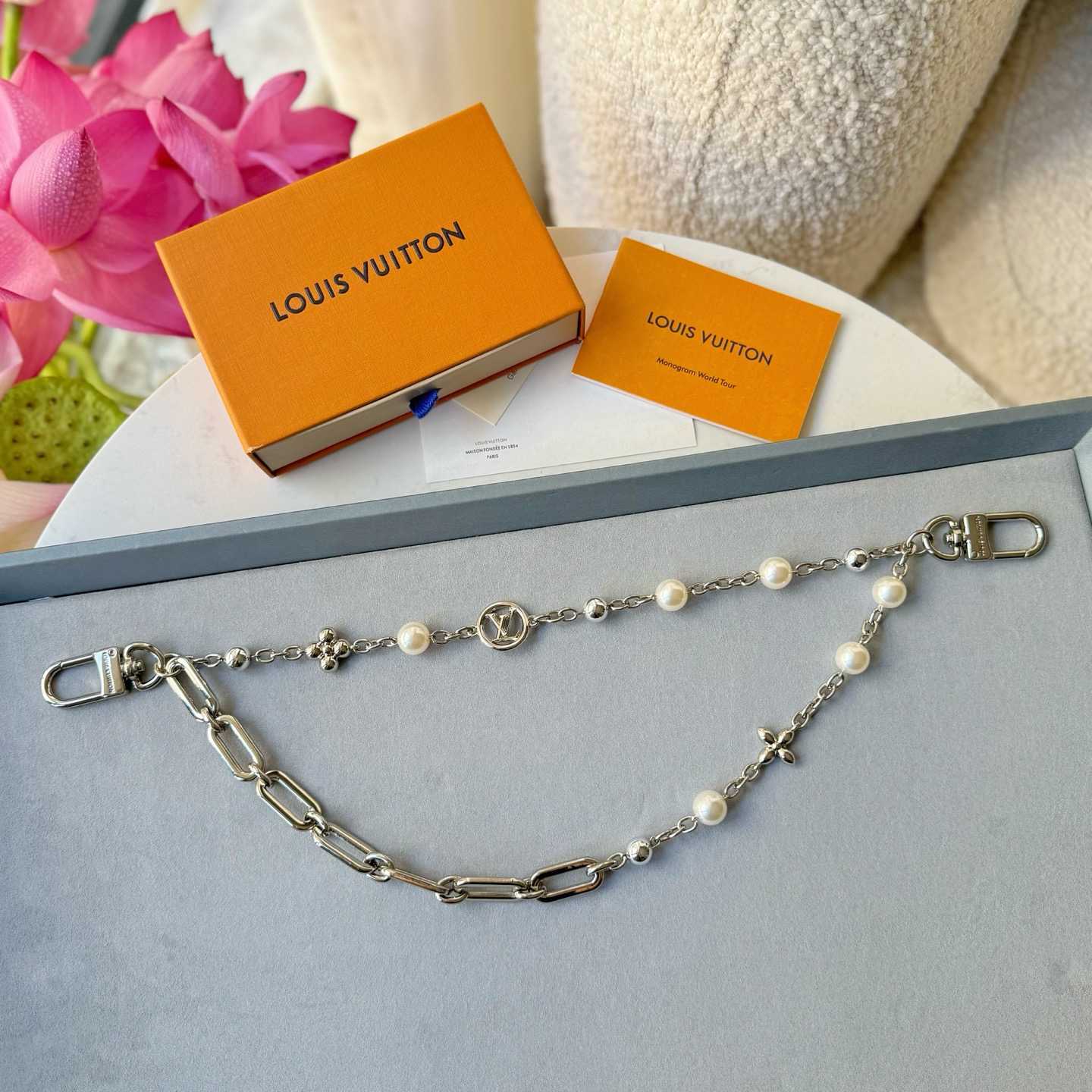 Louis Vuitton Midnight Pearl Chain Bag Charm   M02758 - EUR FASHION
