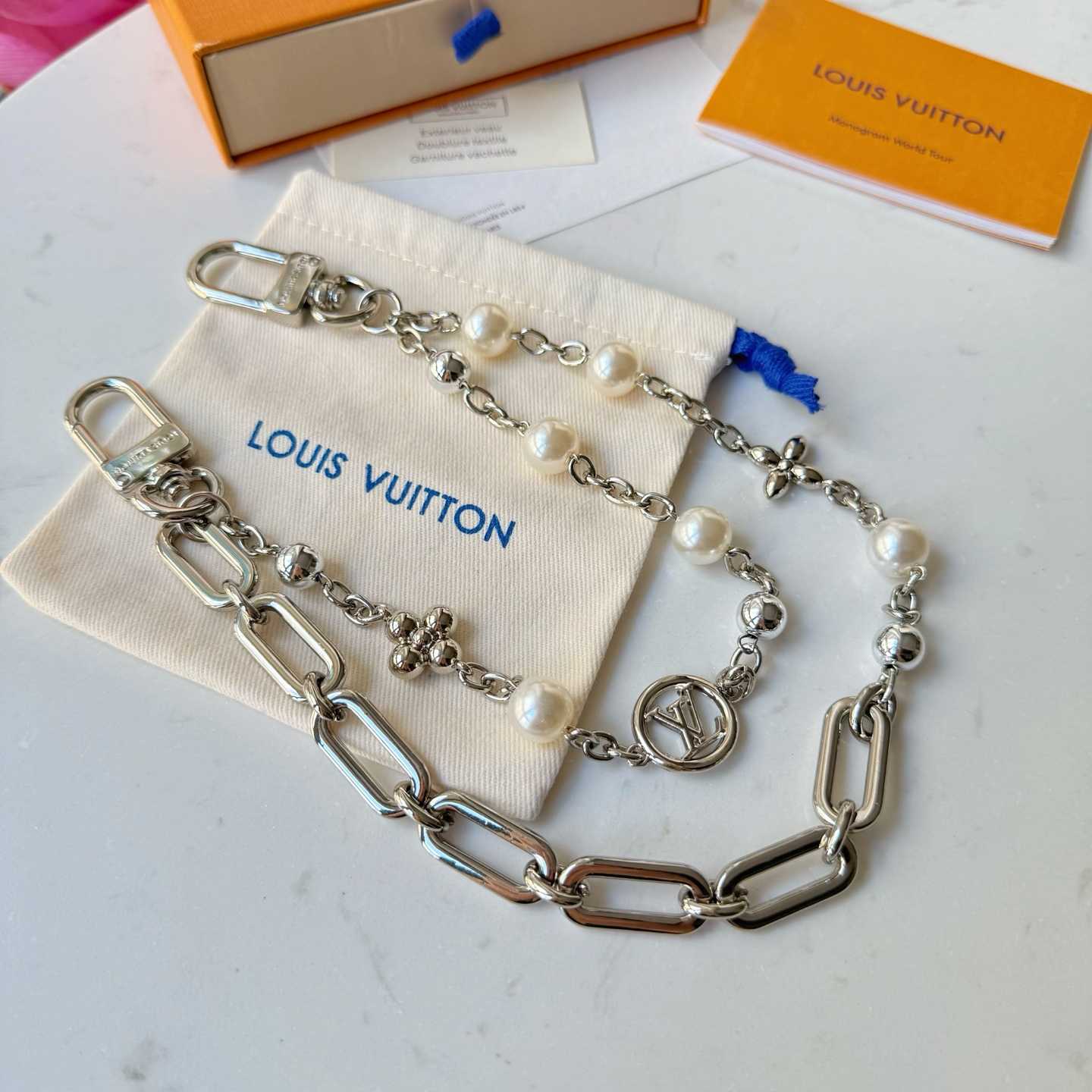 Louis Vuitton Midnight Pearl Chain Bag Charm   M02758 - EUR FASHION