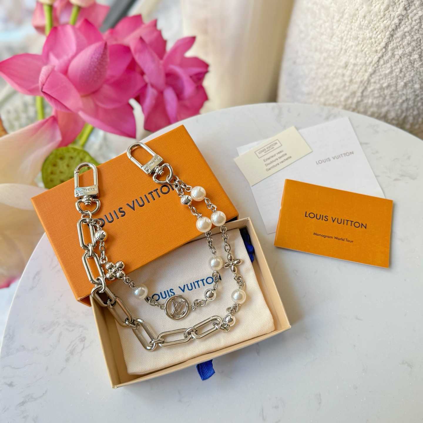 Louis Vuitton Midnight Pearl Chain Bag Charm   M02758 - EUR FASHION