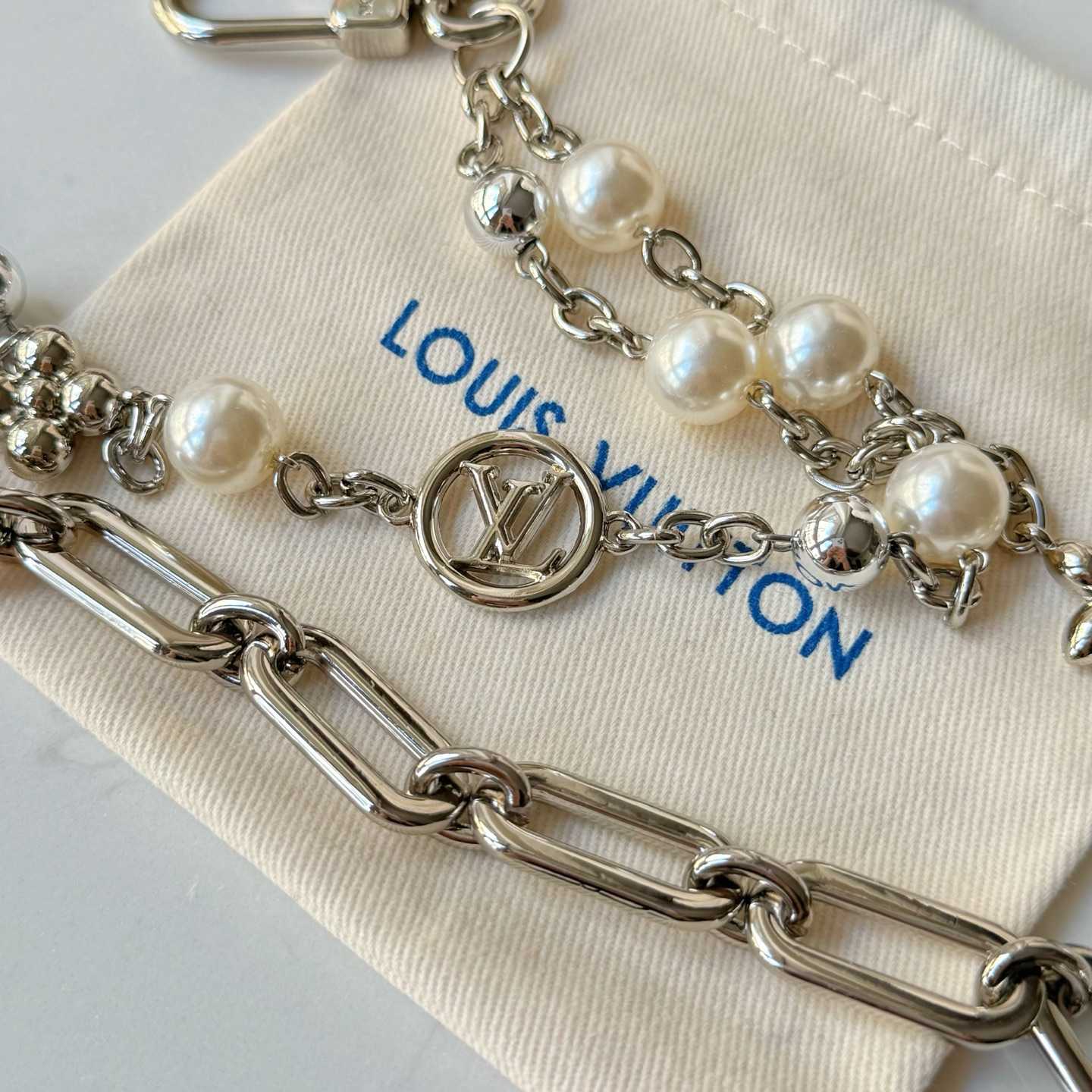 Louis Vuitton Midnight Pearl Chain Bag Charm   M02758 - EUR FASHION