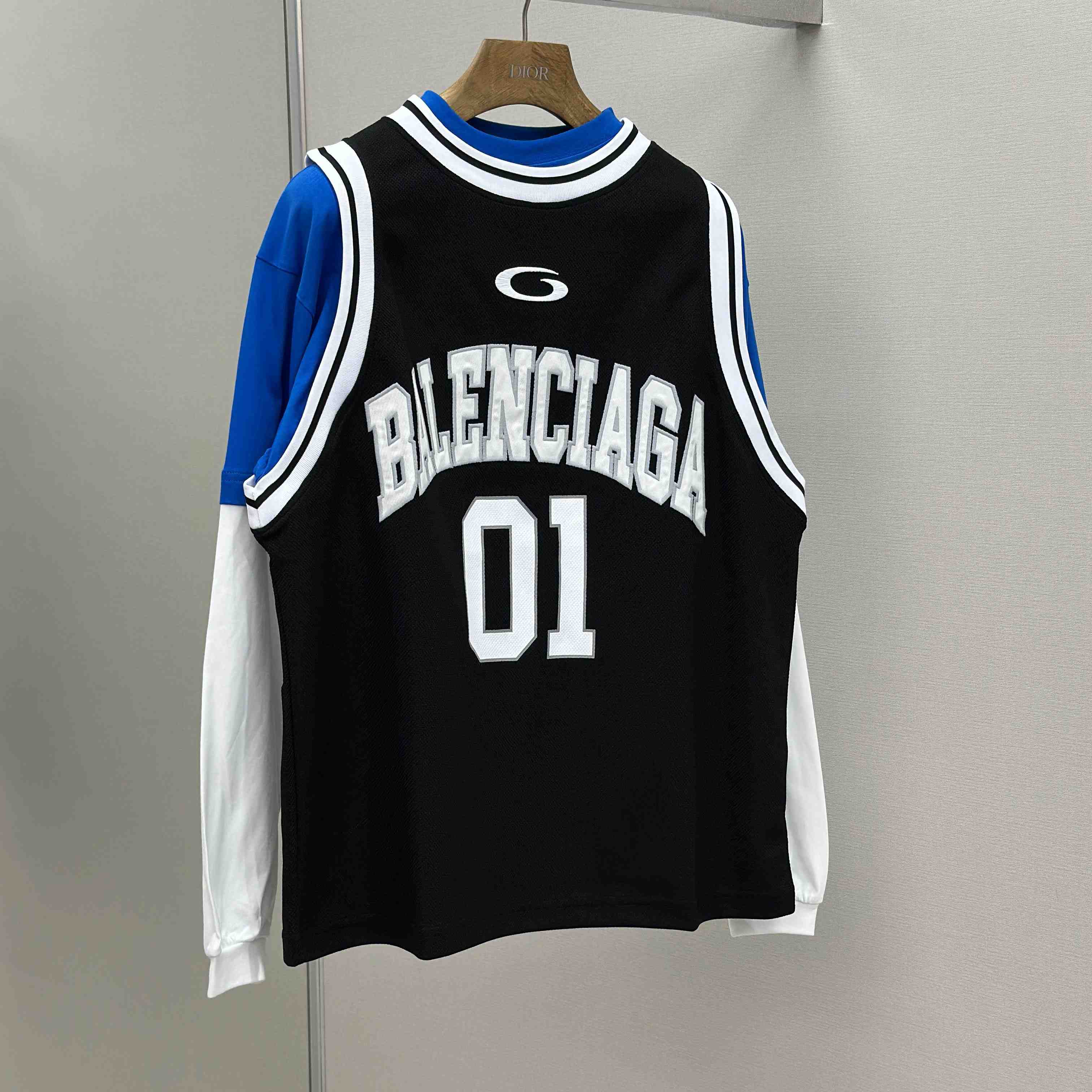 Balenciaga Basketball Series - Layered Long Sleeve T-Shirt In Black And White Sporty Mesh Jersey - EUR FASHION