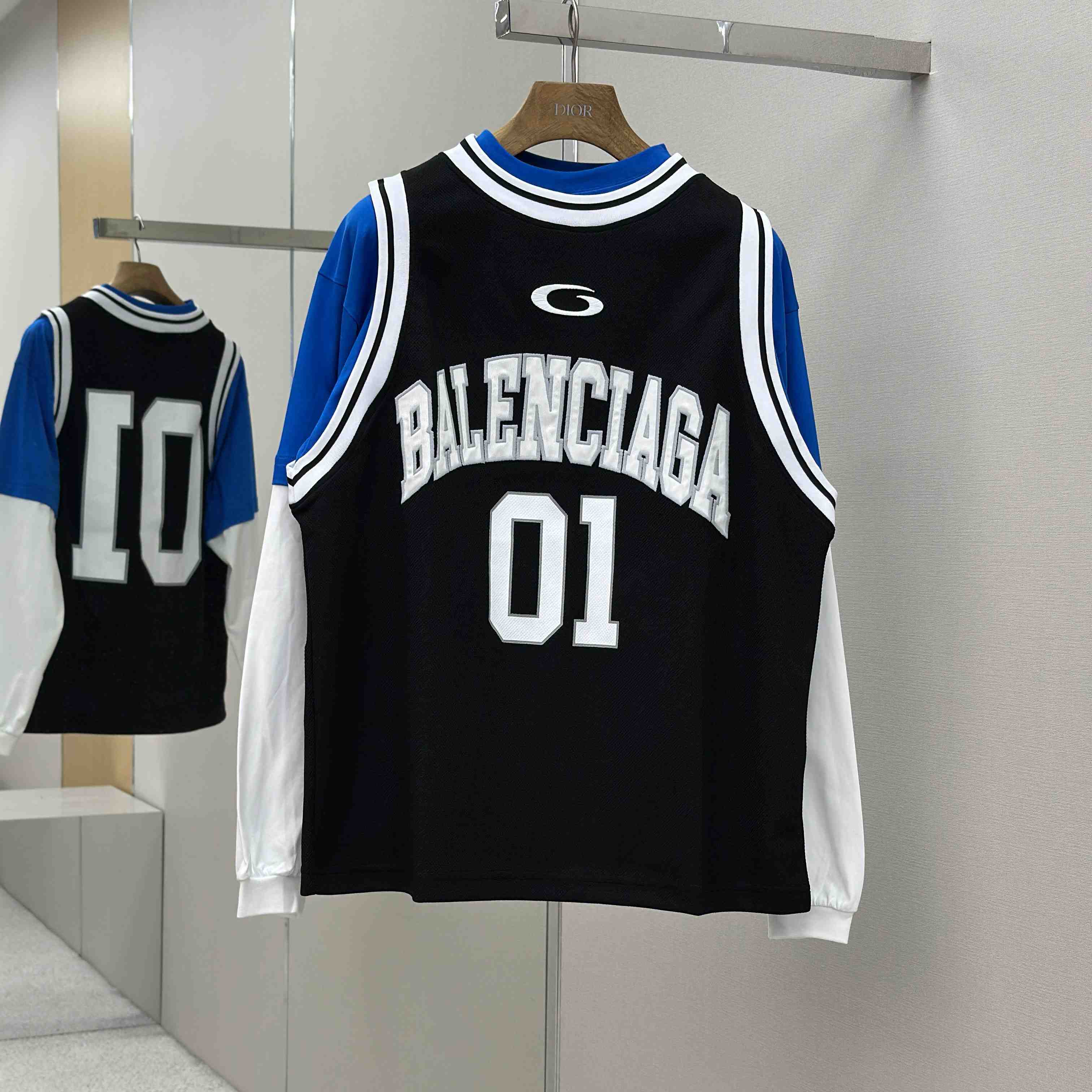 Balenciaga Basketball Series - Layered Long Sleeve T-Shirt In Black And White Sporty Mesh Jersey - EUR FASHION