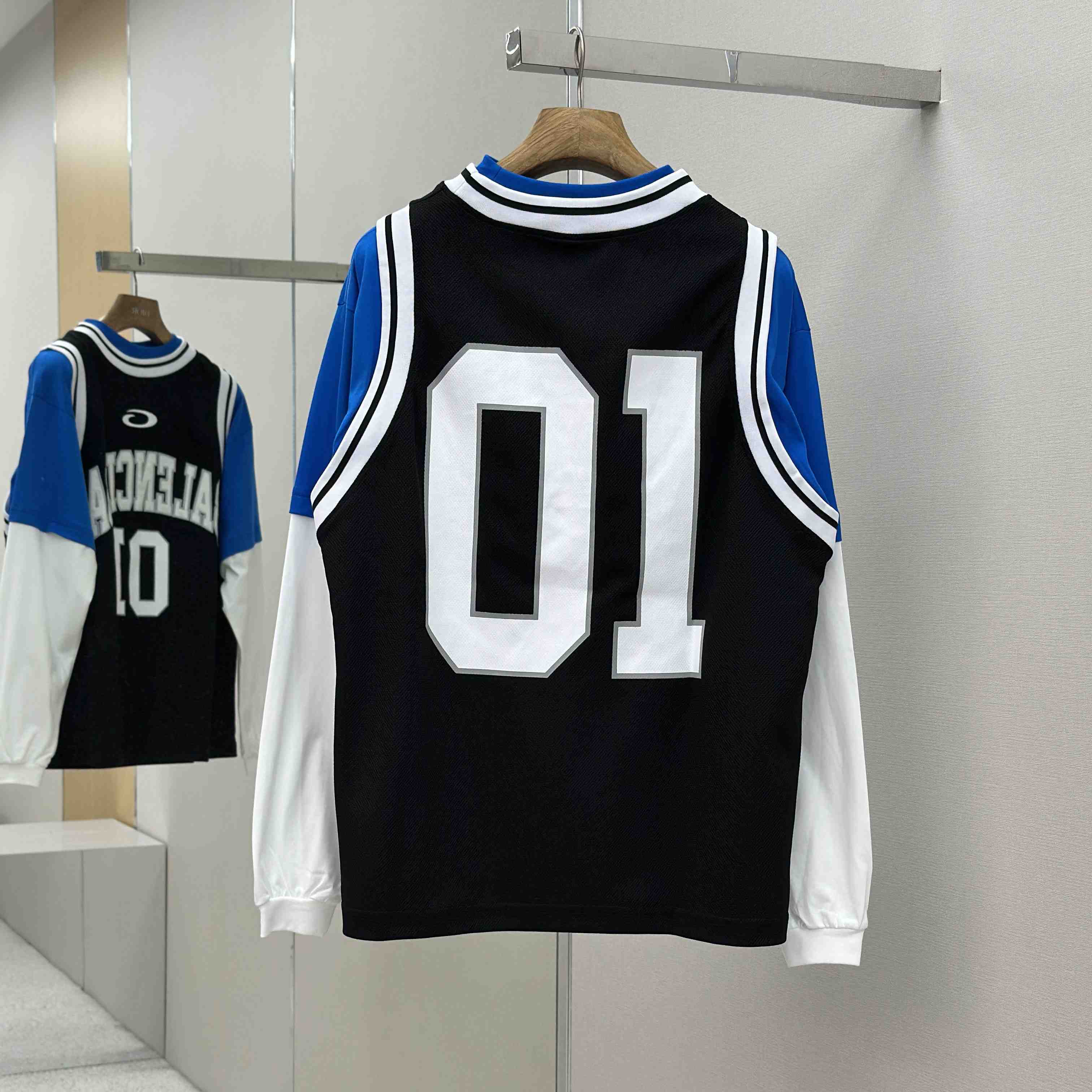 Balenciaga Basketball Series - Layered Long Sleeve T-Shirt In Black And White Sporty Mesh Jersey - EUR FASHION