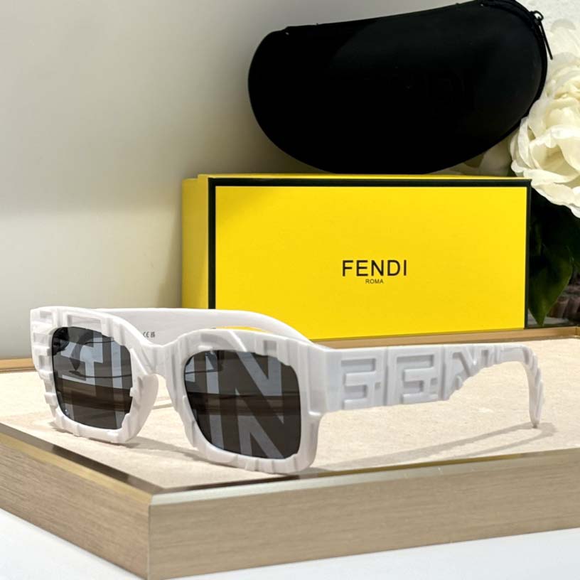  - EUR FASHION