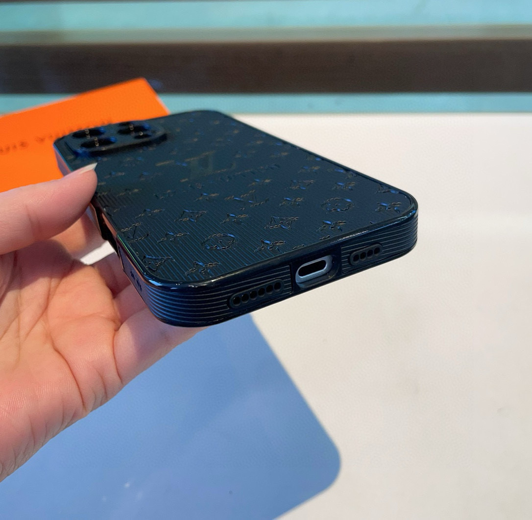 Louis Vuitton Phone Case  - EUR FASHION