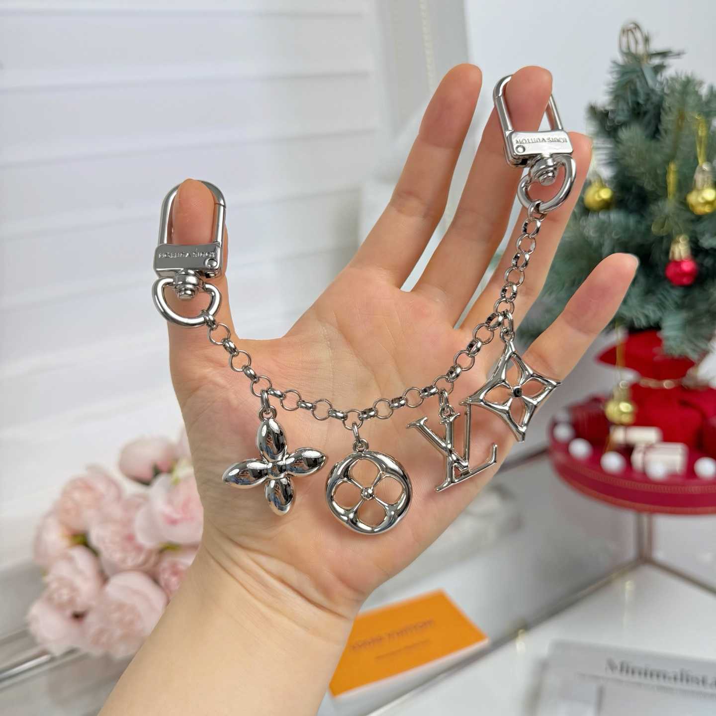 Louis Vuitton LV Iconic Bag Charm   M02453 - EUR FASHION