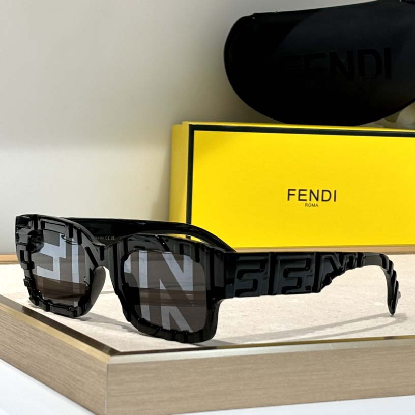 Fendi FE40104l  Sunglasses  - EUR FASHION