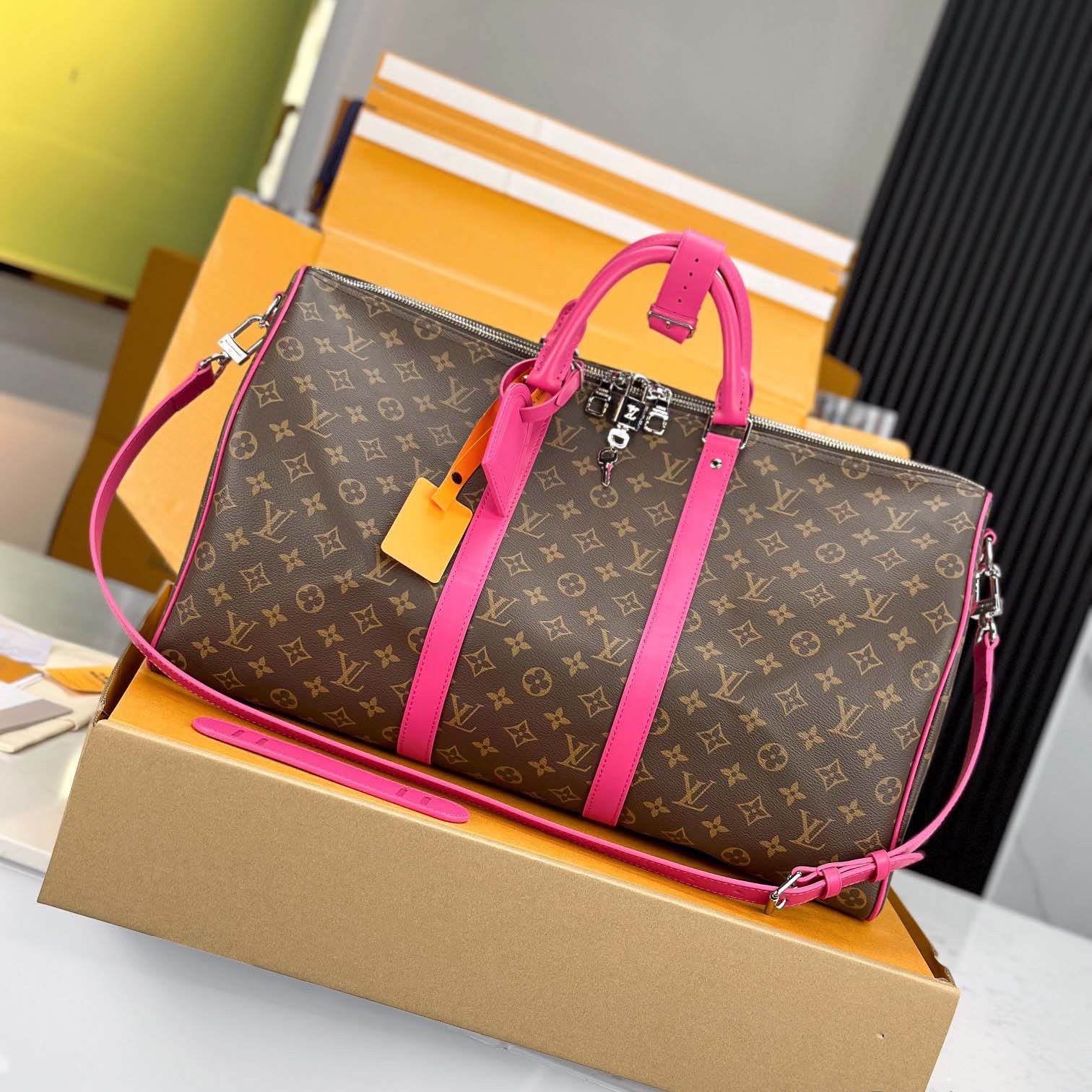  - EUR FASHION