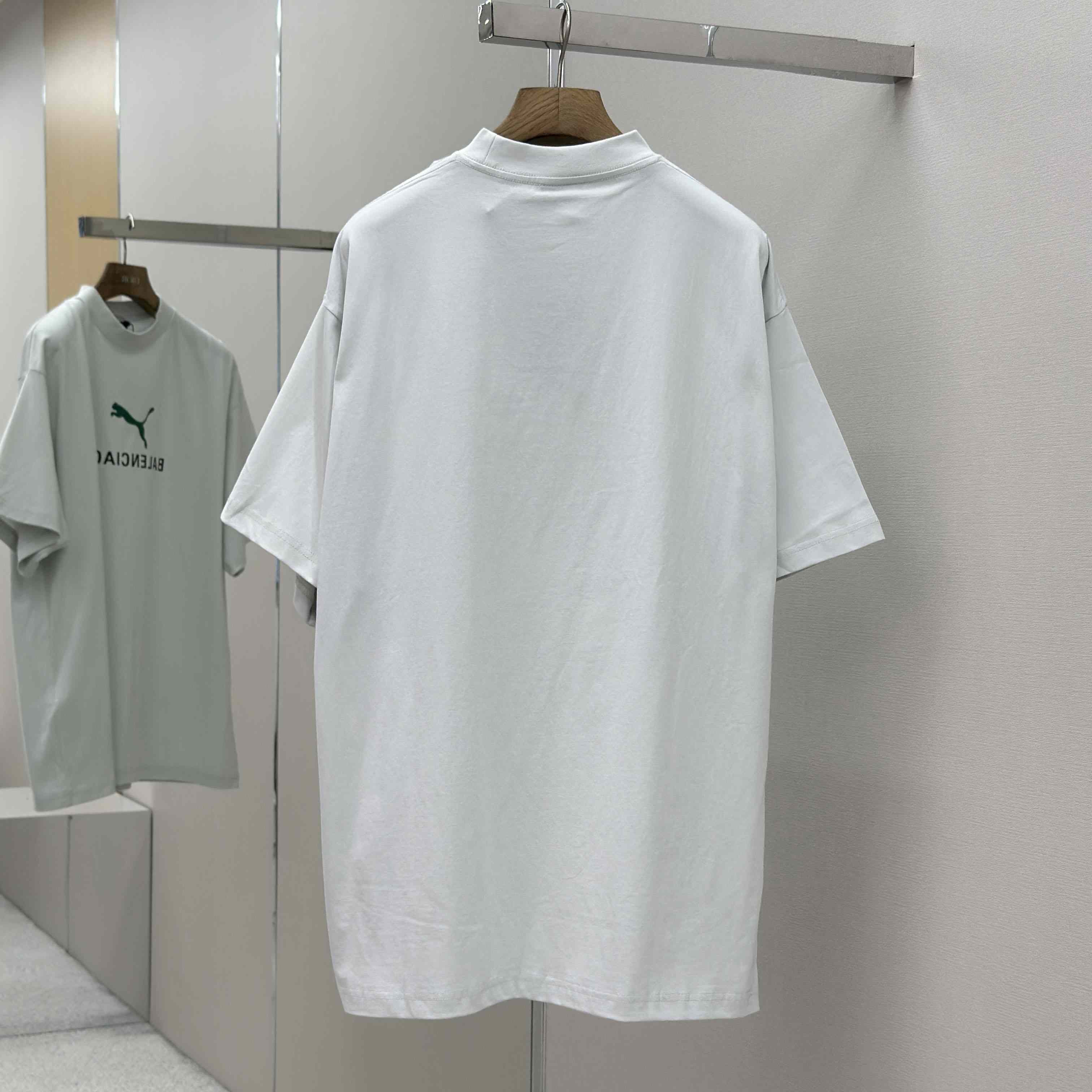 Balenciaga I PUMA Oversized T-Shirt in dirty white dry jersey - EUR FASHION