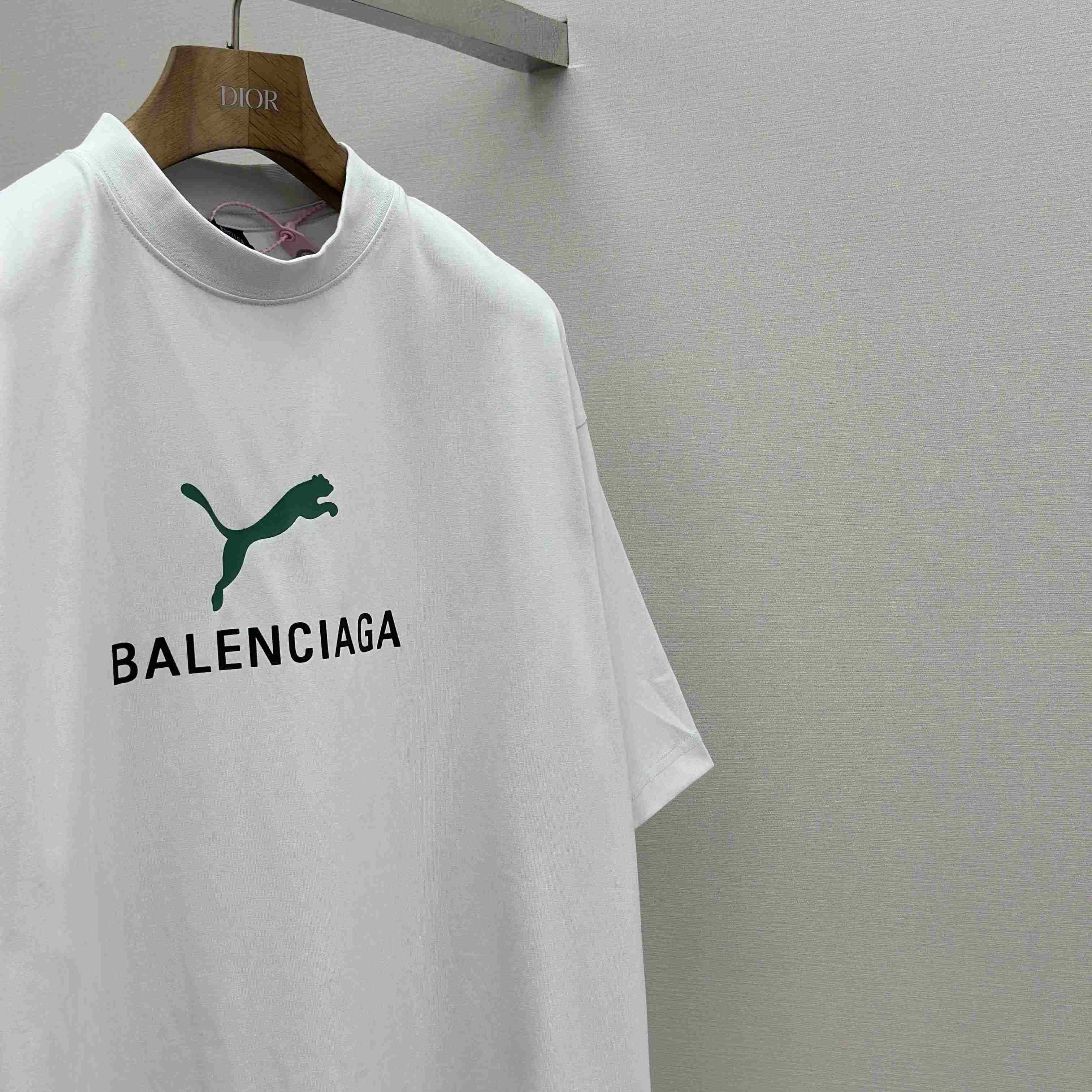 Balenciaga I PUMA Oversized T-Shirt in dirty white dry jersey - EUR FASHION