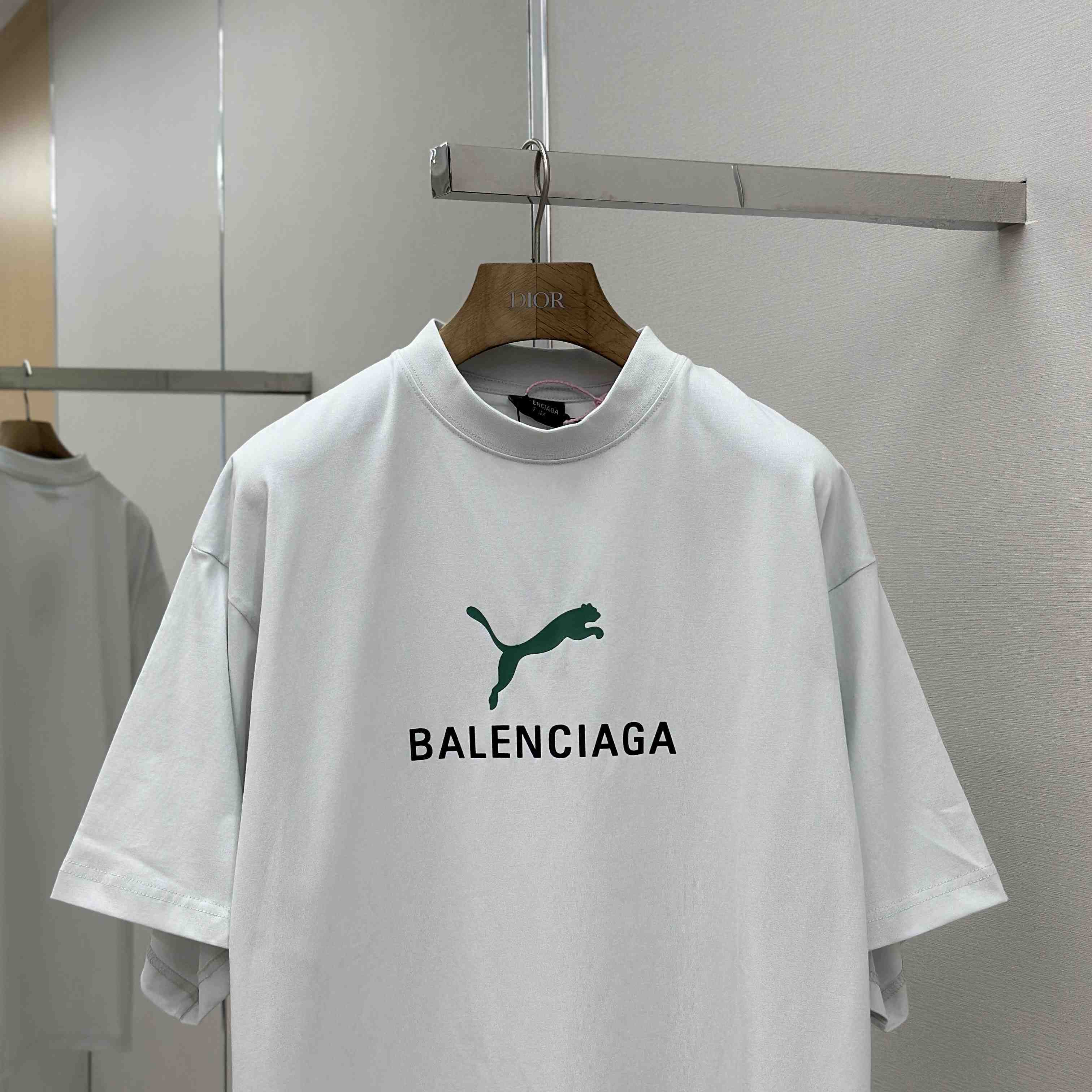 Balenciaga I PUMA Oversized T-Shirt in dirty white dry jersey - EUR FASHION