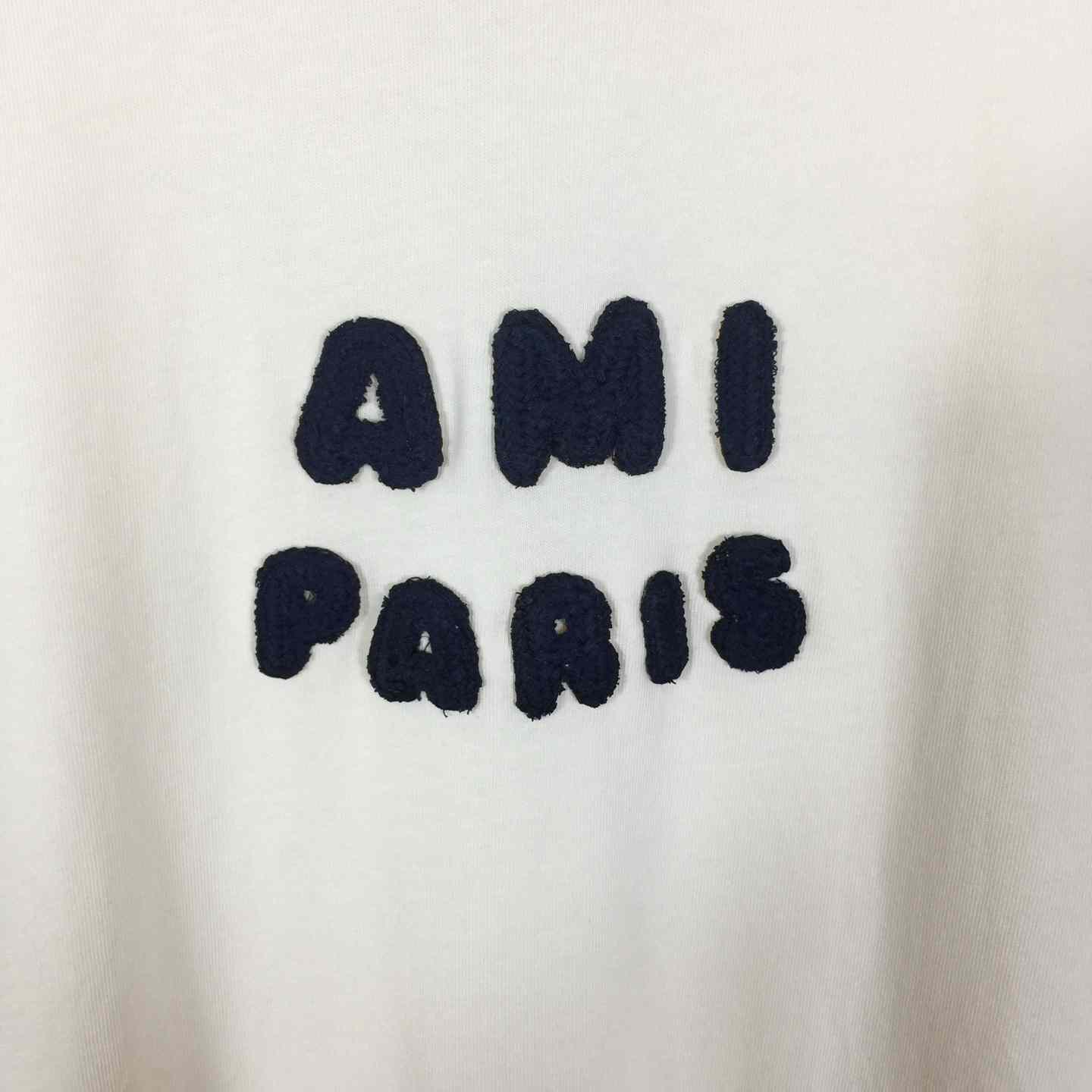 AMI Paris T-Shirt  - EUR FASHION