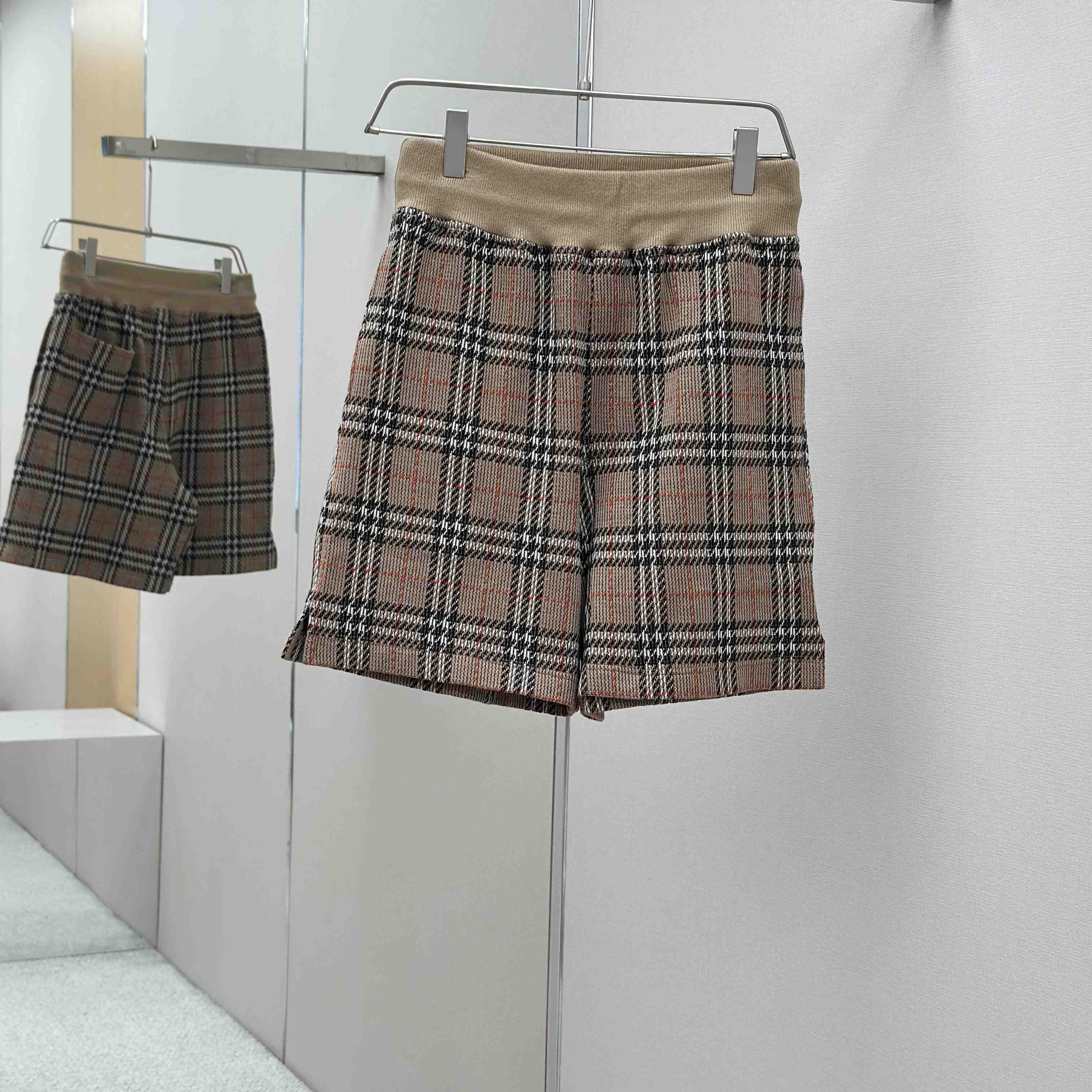  - EUR FASHION