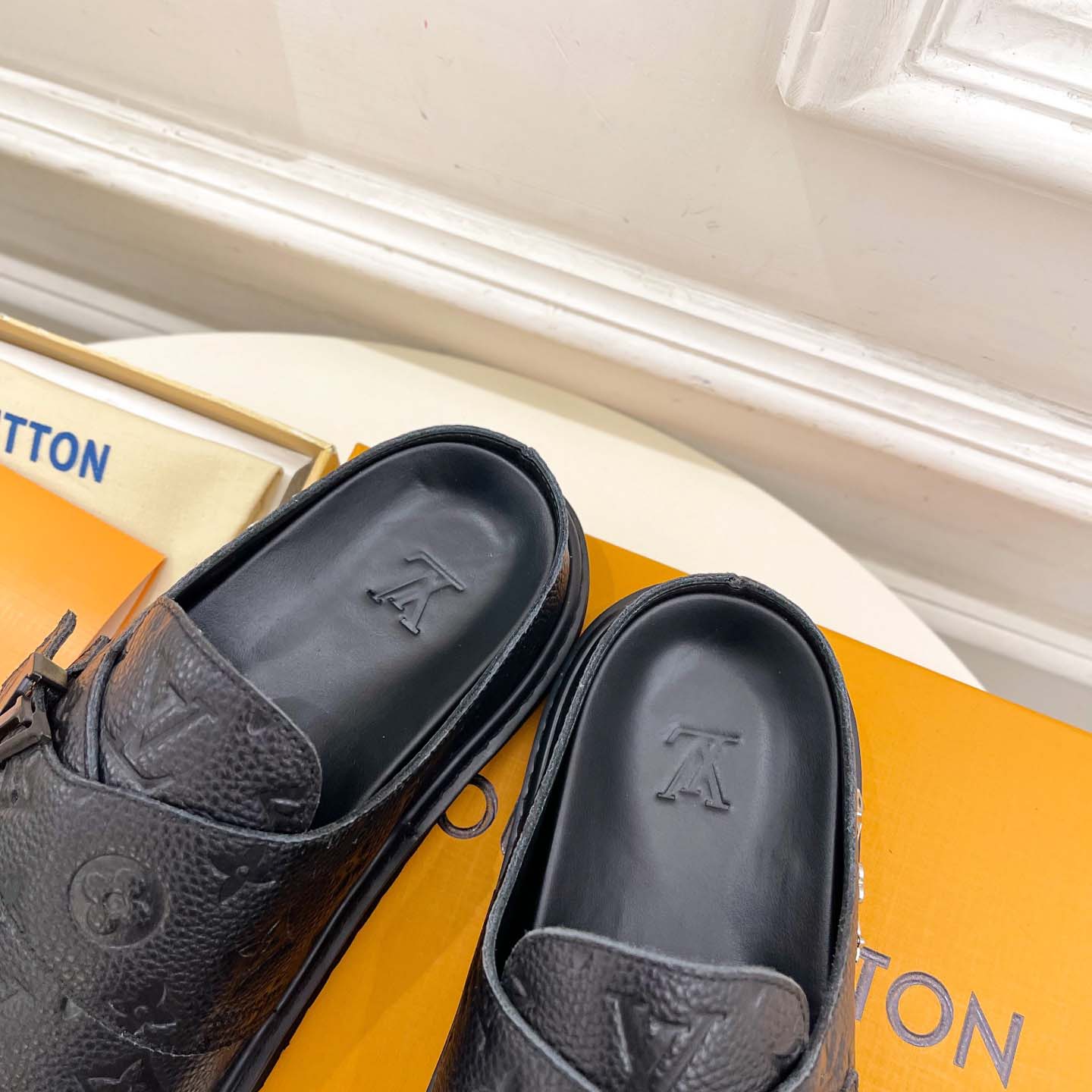 Louis Vuitton LV Easy Mule     - EUR FASHION