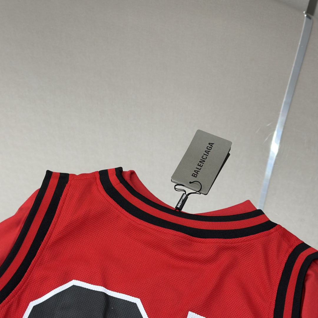 Balenciaga Basketball Series - Layered Long Sleeve T-Shirt In Red And Black Sporty Mesh Jersey - EUR FASHION
