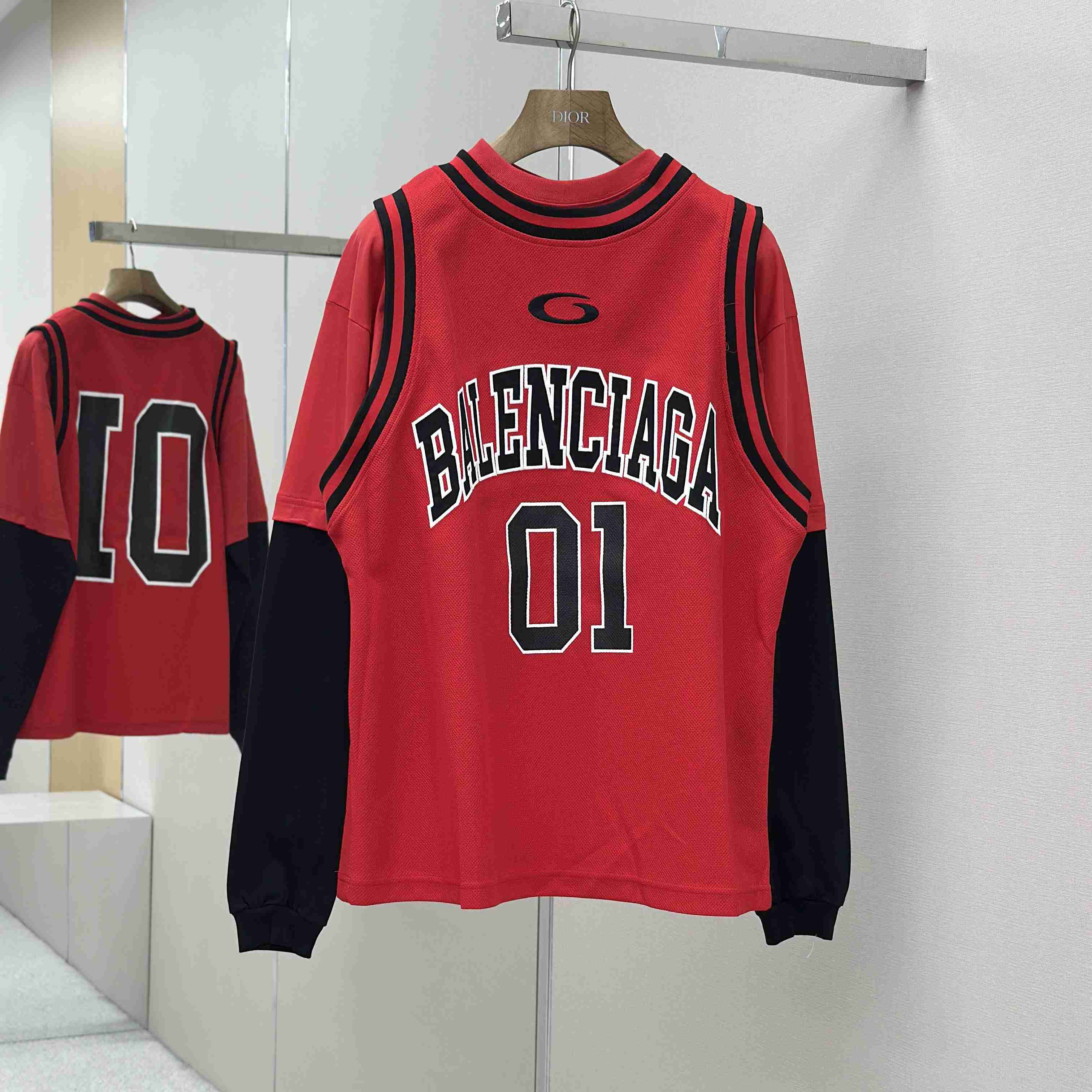 Balenciaga Basketball Series - Layered Long Sleeve T-Shirt In Red And Black Sporty Mesh Jersey - EUR FASHION