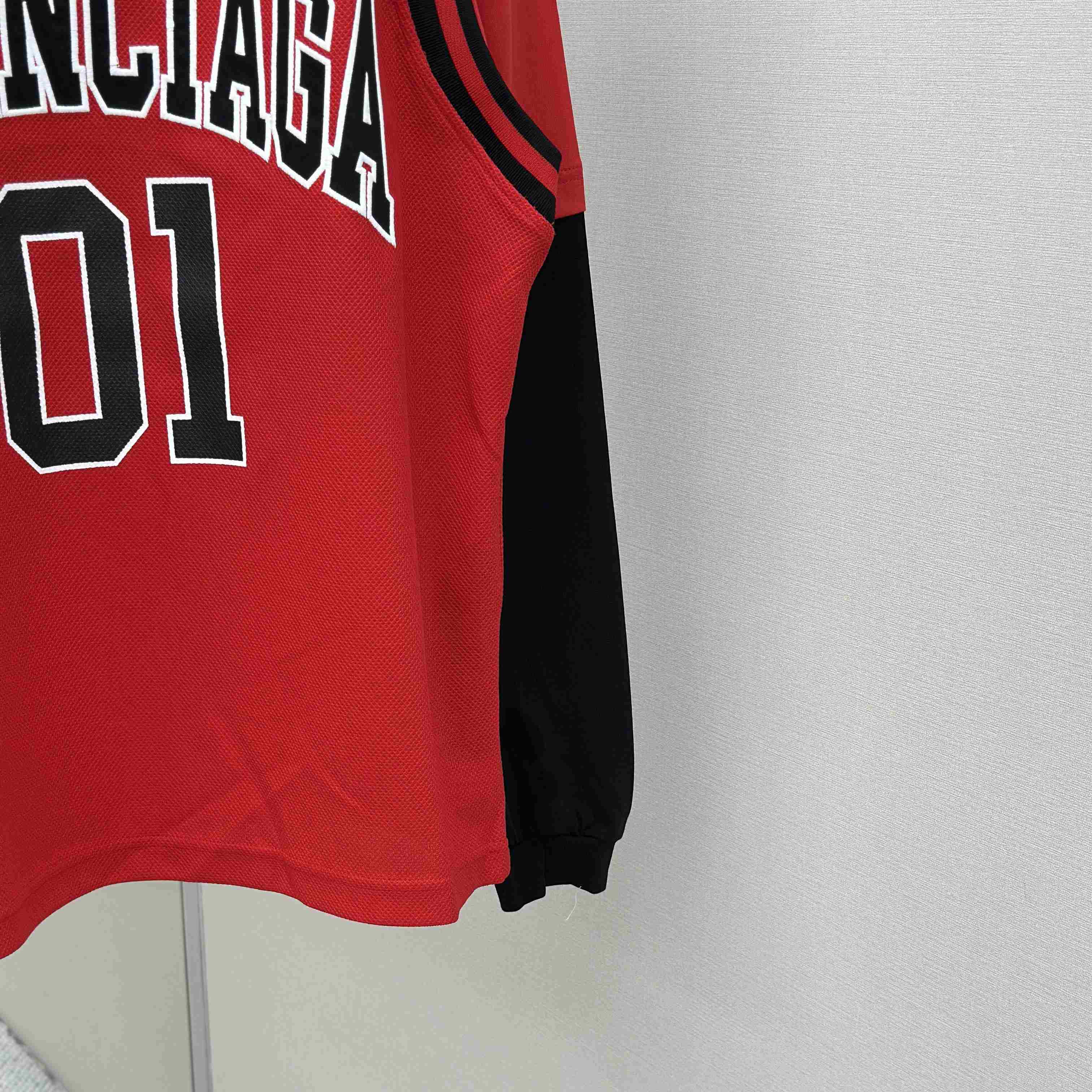 Balenciaga Basketball Series - Layered Long Sleeve T-Shirt In Red And Black Sporty Mesh Jersey - EUR FASHION