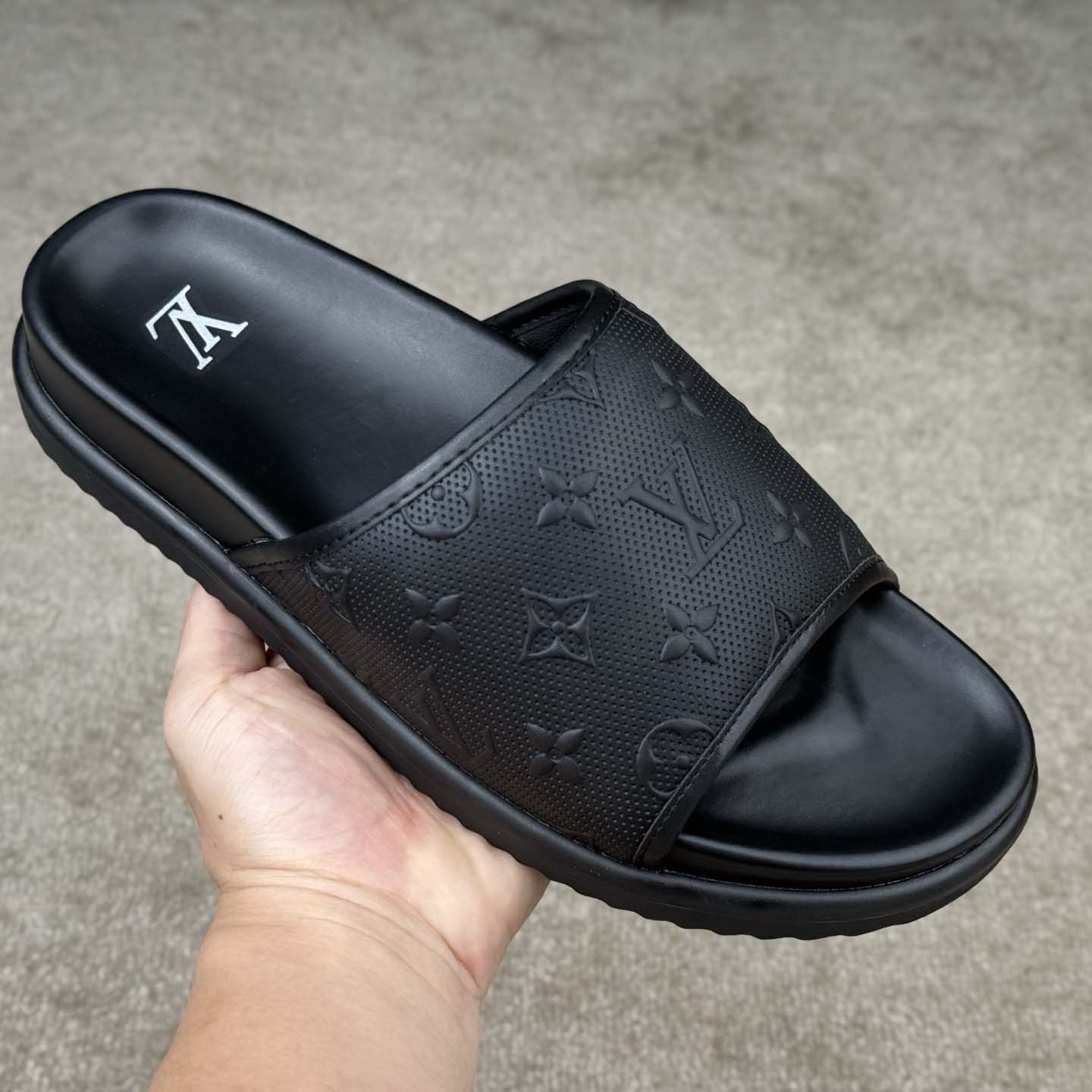 Louis Vuitton Miami Mule   1AHSNO - EUR FASHION