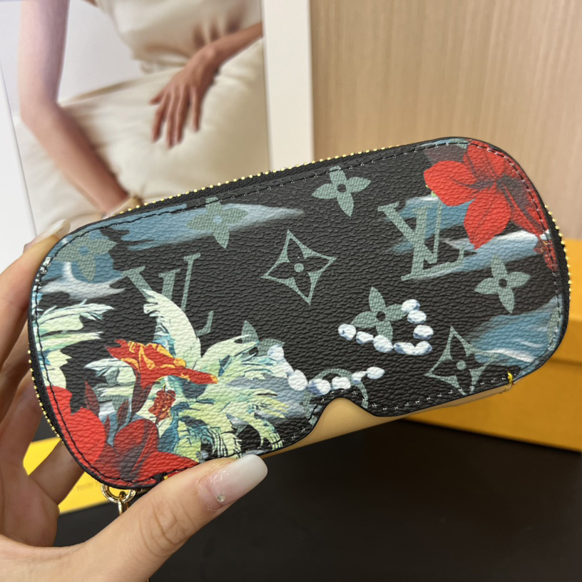 Louis Vuitton Sunglasses Pouch - EUR FASHION