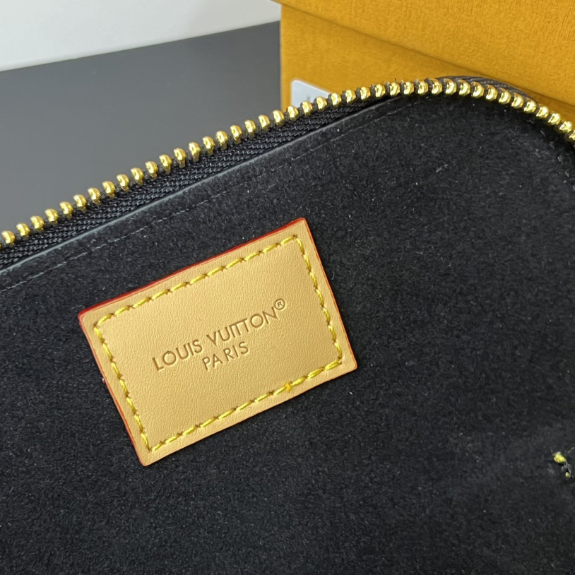 Louis Vuitton Sunglasses Pouch - EUR FASHION