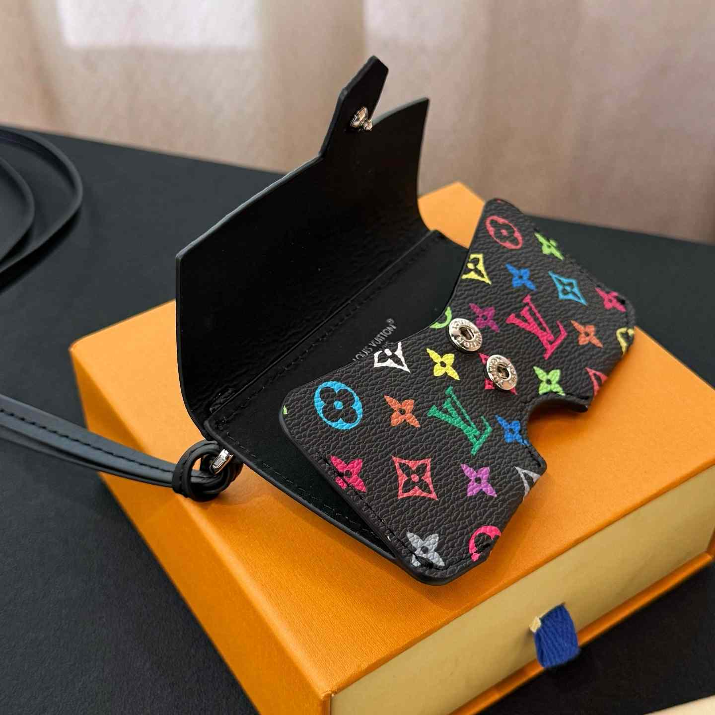 Louis Vuitton LV Glasses Holder    - EUR FASHION