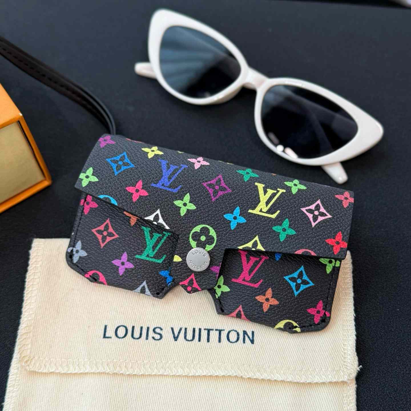 Louis Vuitton LV Glasses Holder    - EUR FASHION