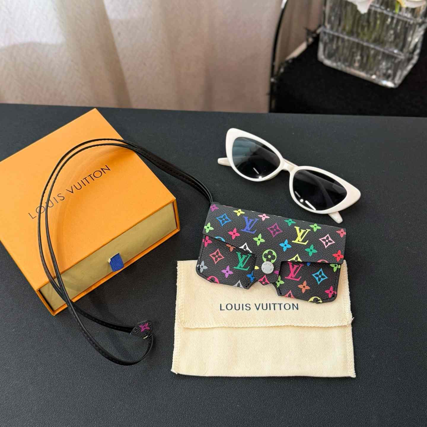 Louis Vuitton LV Glasses Holder    - EUR FASHION