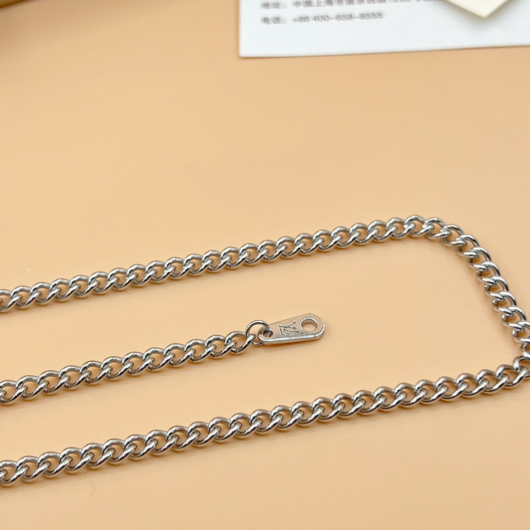 Louis Vuitton Collier pendentif LV Instinct   M00521 - EUR FASHION