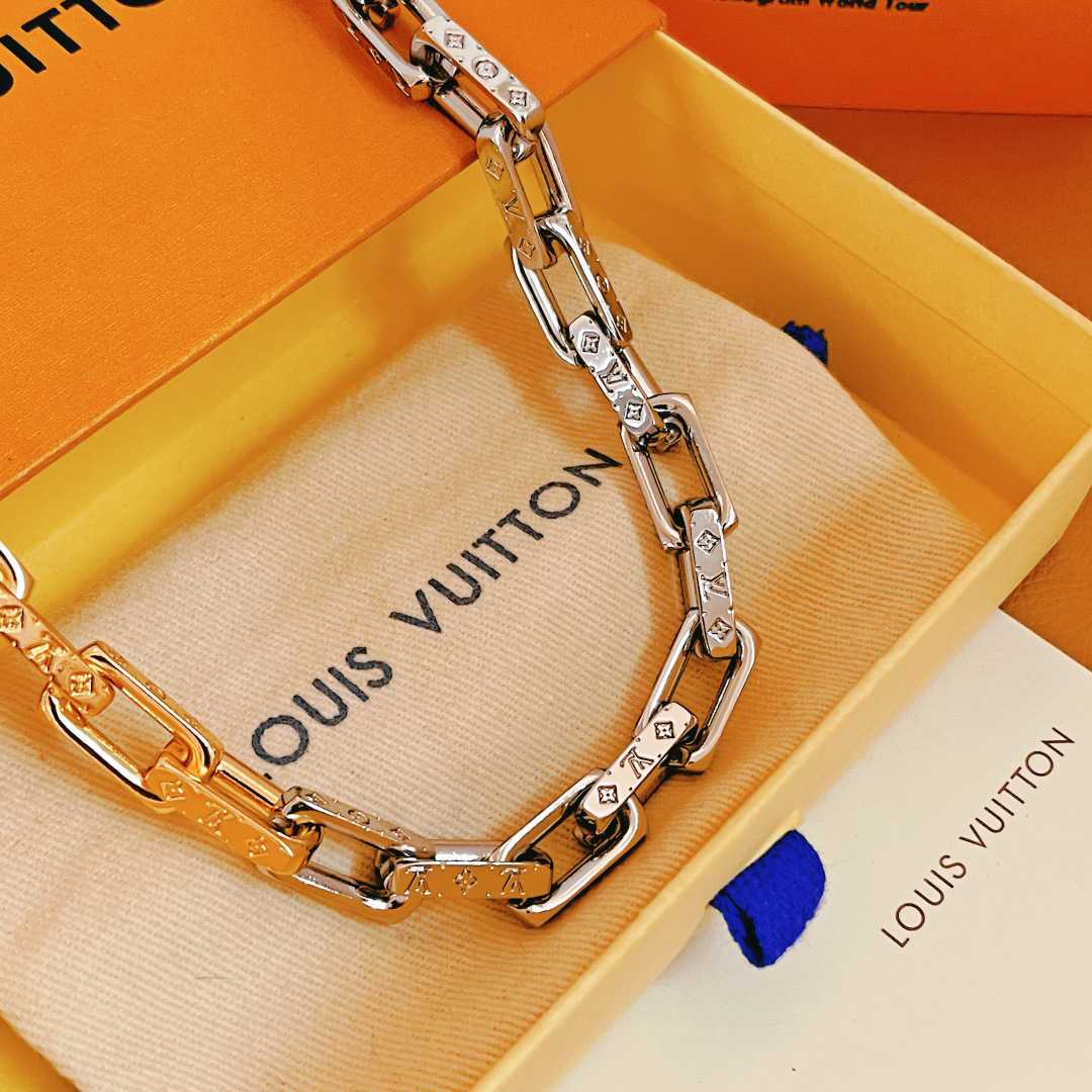 Louis Vuitton Monogram Necklace - EUR FASHION