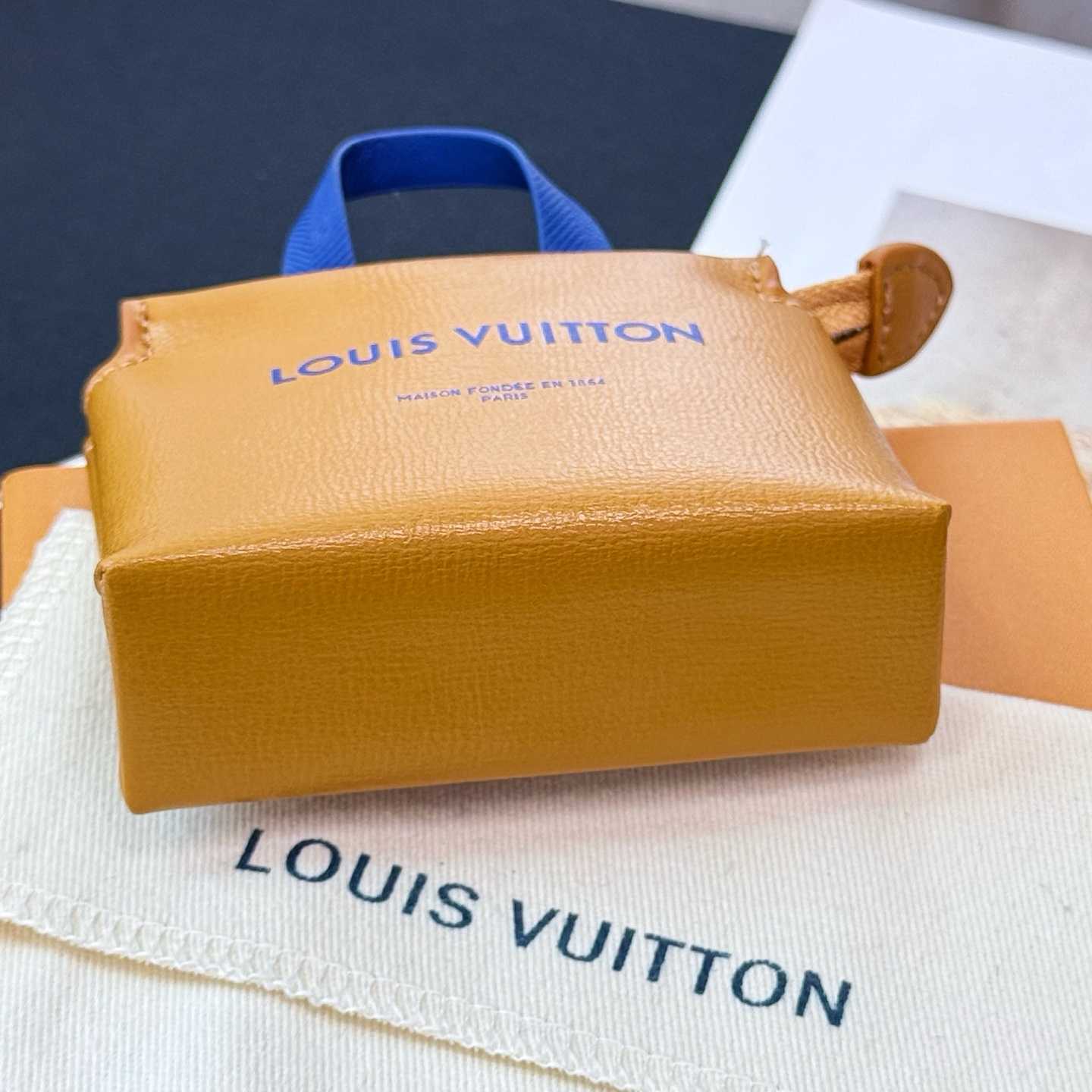 Louis Vuitton LV Mini Shopper Bag Charm   M02699 - EUR FASHION