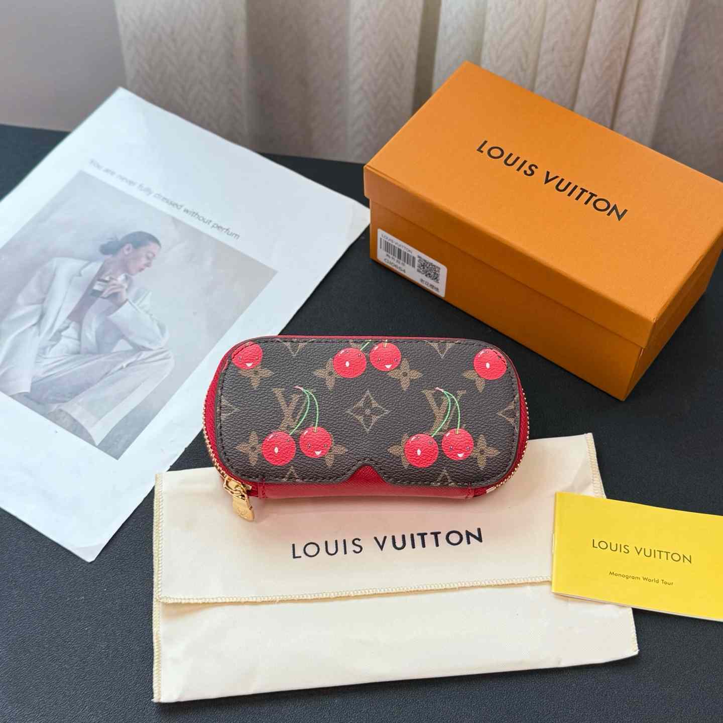 Louis Vuitton LV x TM Sunglasses Pouch - EUR FASHION