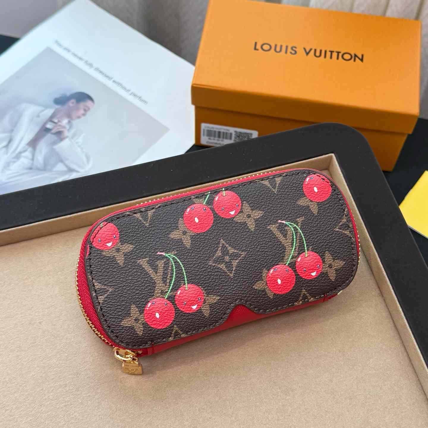 Louis Vuitton LV x TM Sunglasses Pouch - EUR FASHION