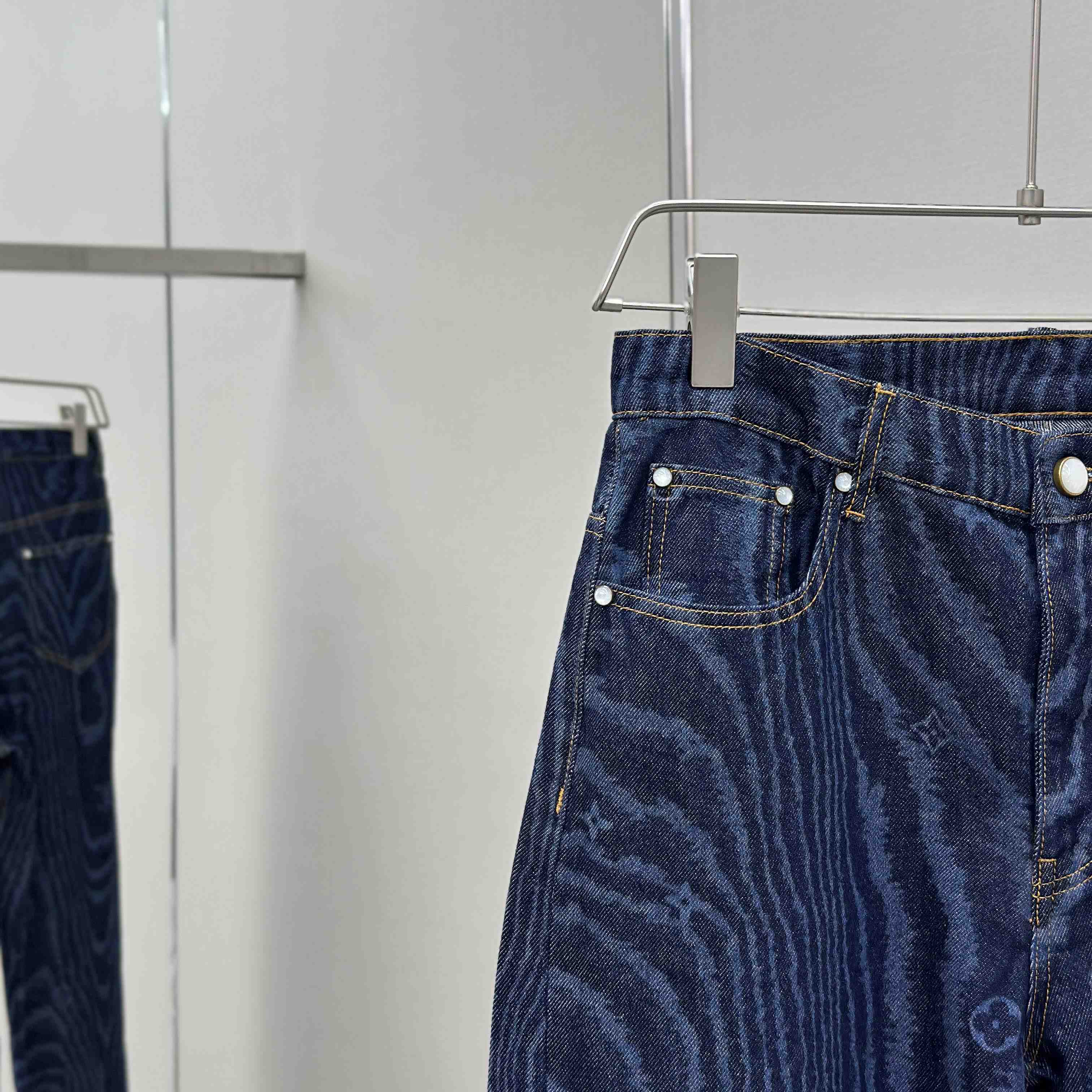Louis Vuitton Cuffed Denim Skate Pants   1AHVBG - EUR FASHION